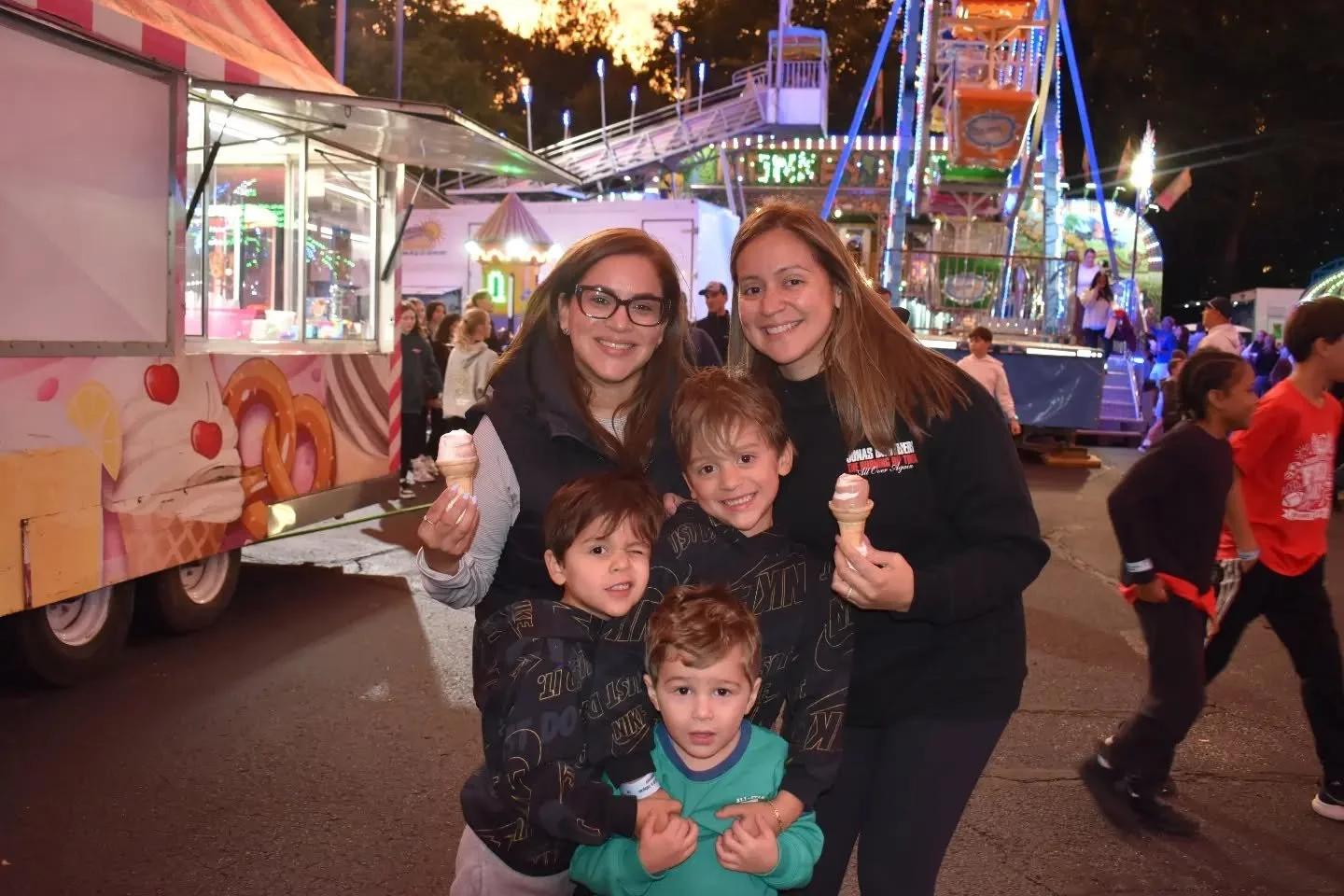🎡 CARNIVAL DAY 2
Last night our parking lot was the place to be! Thank you to everyone who made this beautiful evening so spectacular 💓 We missed you today!

More photos to come.

www.saint-peter.org/carnival

#Carnival #RiverEdgeNJ #BergenCountyNJ