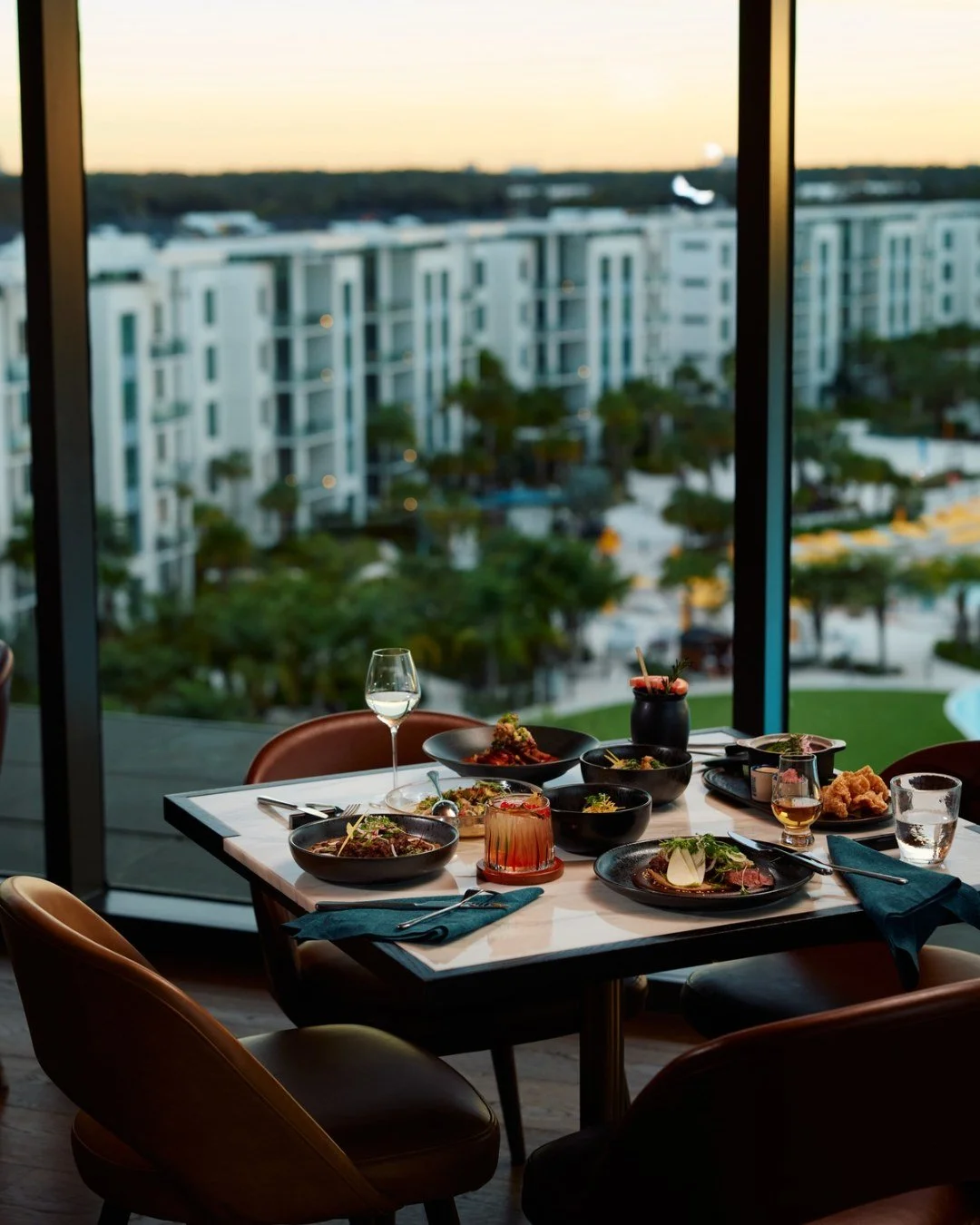 Every dish at Ceiba is crafted with intention by Chef David Montelongo, drawing from his roots in Jalisco and a deep respect for technique, balance, and heritage. 

An exploration of regional techniques and ingredients comes to life through salsas, m