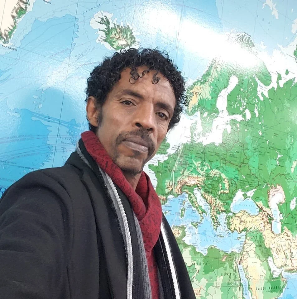“ስነ ጥበባዊ፡ ብስርሑ ተቐያማይ’ዩ” ሙሴ፡ ኬክያ፡ ባባ-ሓሊብ