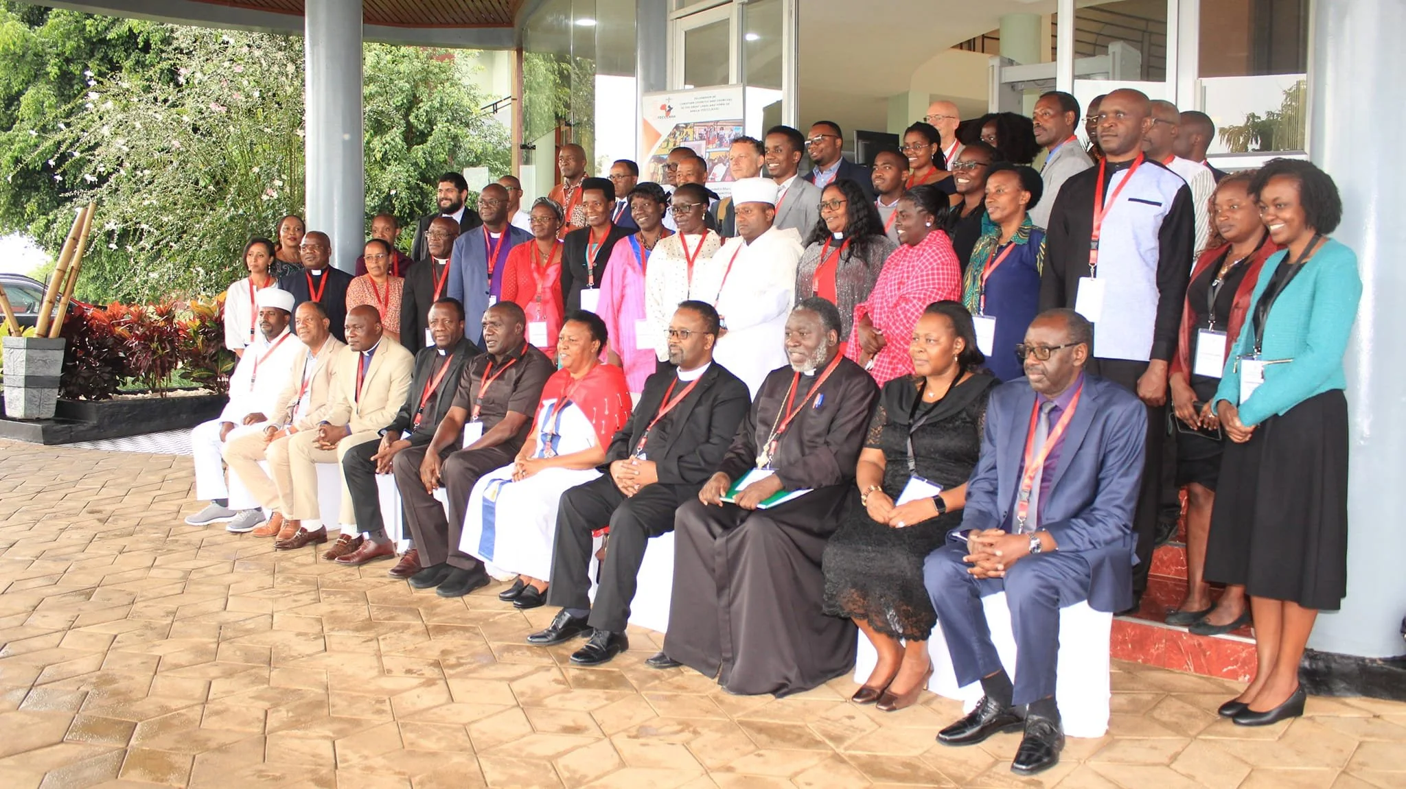 ኣስመራ፡ ምስ መናፍቓን ዶ ሓቢራ፧!