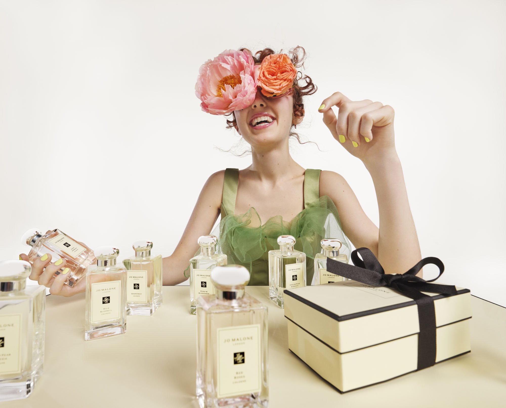 Services_2_Scent_Finder_0094_v3a_RGB-1998_300.jpg