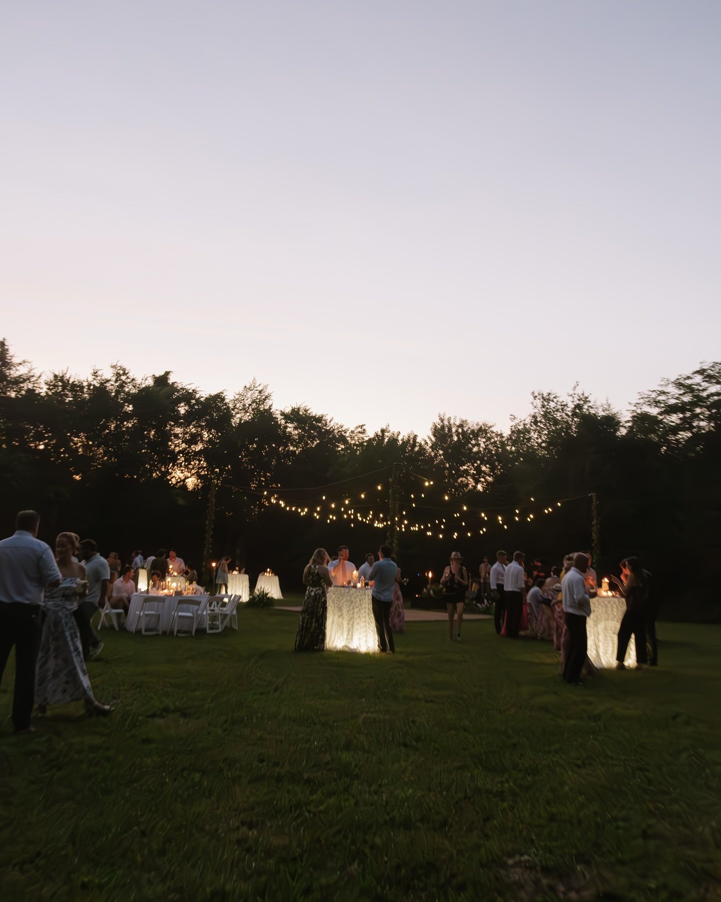 If you&rsquo;re engaged, searching for the perfect venue, or stressing over your budget, Awhiteweddings is here to help you plan it all. 

Wedding Planner: @awhiteweddings 
Photography: @kaylalynnephotography 
Bartending: @_bartenn 
Beauty @931bridal