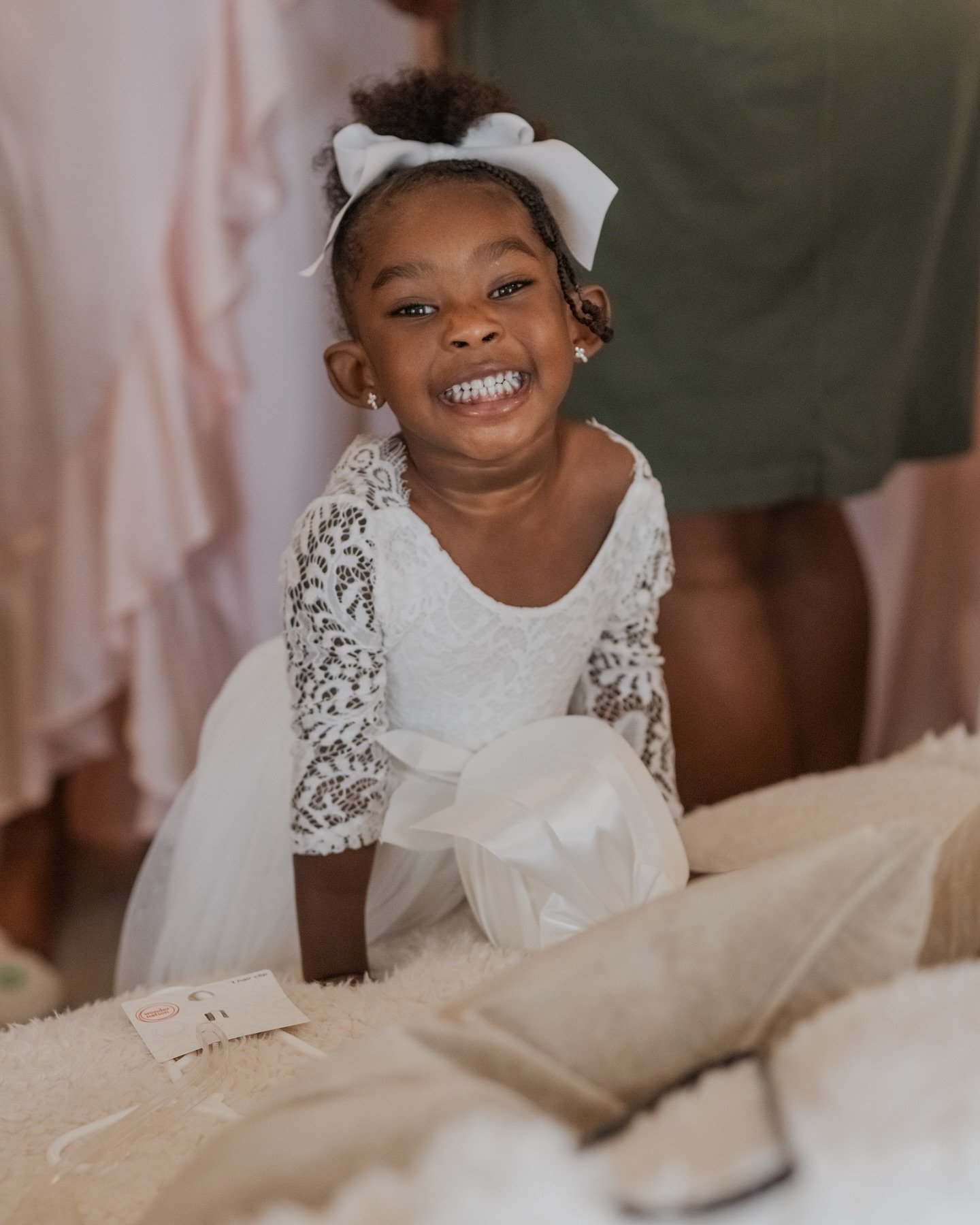 All smiles for Awhiteweddings Nashville Planning Services 💖🤍👰🏼&zwj;♀️ !!! 

Planner @awhiteweddings 
Venue @birchwoodtn 
Photo @toriwiserphotography 
Content Creator @tautefilms
Catered By Amigos Mexican 
Cake @edgarsbakery 
Flowers @bethwoodyflo