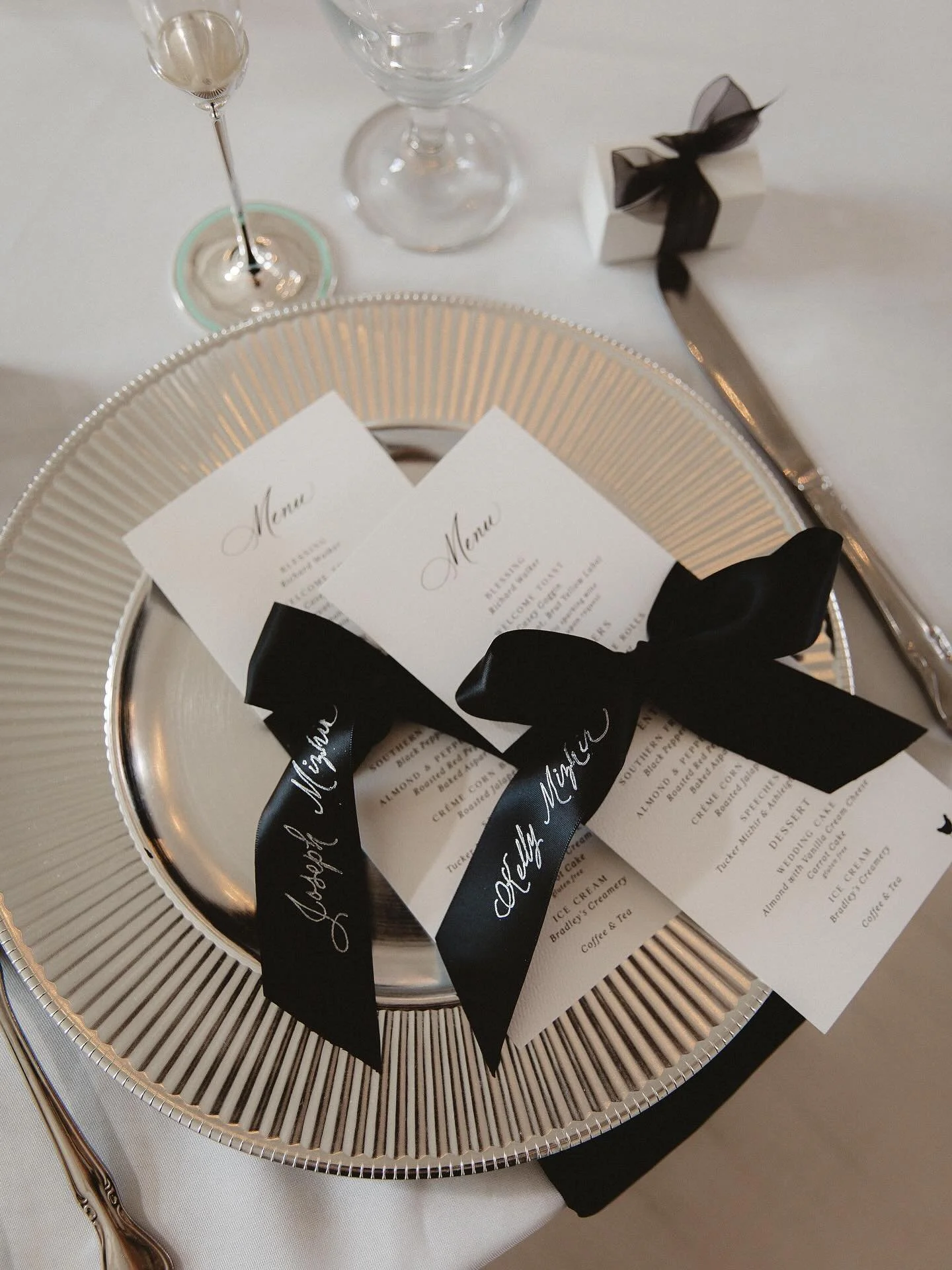 From timelines to table linens every detail tied perfectly together 🎀 Link in Bio 

AWhiteWeddings&reg; a Service Based Wedding Planning Business. Serving couples in Middle TN. Budgets ranging from 30K-200K. Email or click the link in our bio to reg