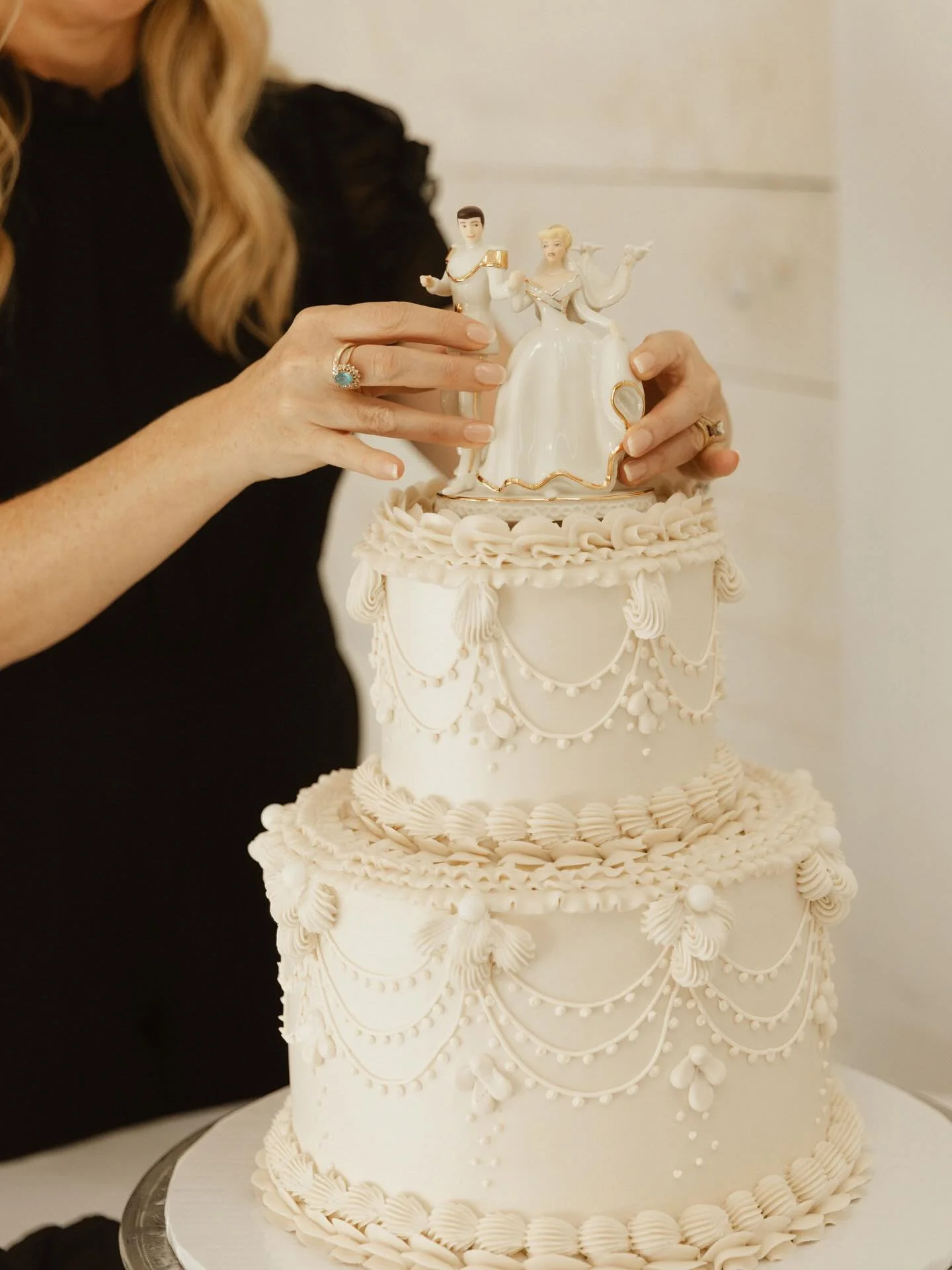 And they lived happily ever after!! 🎂🍰👗👰🏼&zwj;♀️

AWhiteWeddings&reg; a Service Based Wedding Planning Business. Serving couples in Middle TN. Budgets ranging from 30K-200K. Email or click the link in our bio to register for 2026-2027 bookings. 