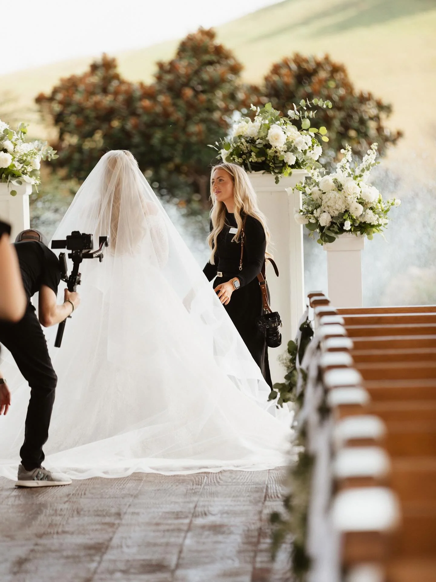 Busy Bees 🐝 !!

AWhiteWeddings&reg; a Service Based Wedding Planning Business. Serving couples in Middle TN. Budgets ranging from 30K-200K. Email or click the link in our bio to register for 2026-2027 bookings. BTS Photo: @jazminscheitelphotography 