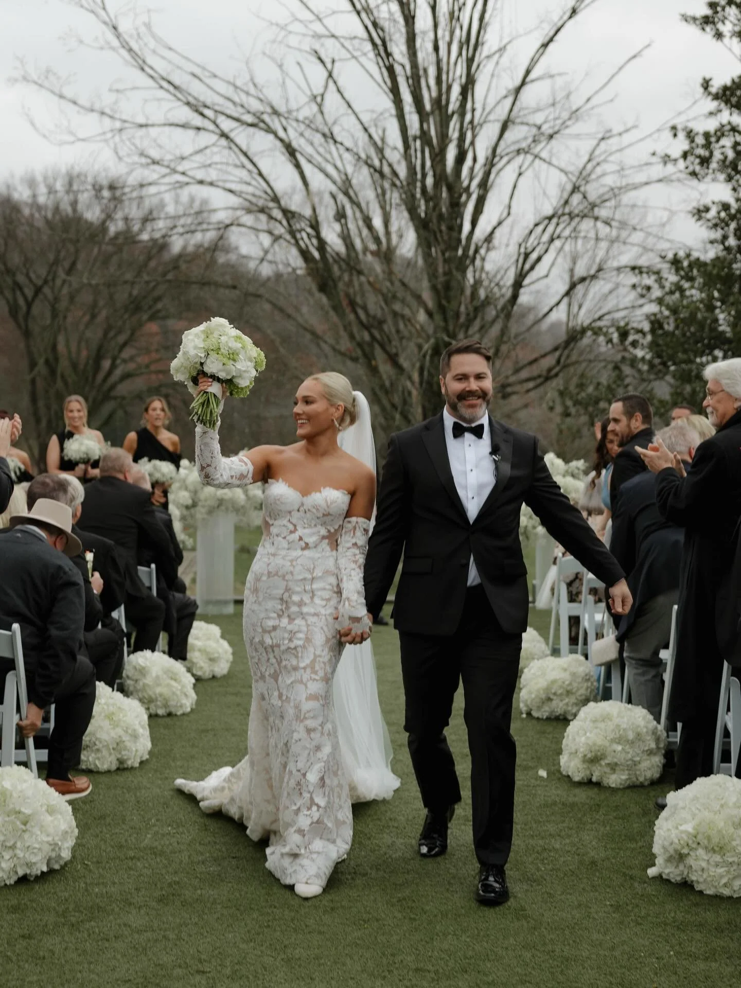 When Aaron and Lauren (@laurenkabbes) met, their chemistry was instantly cinematic. They chose a venue just 15 minutes from downtown Nashville, the perfect spot for an unforgettable after-party in the heart of the city.

Lauren beautifully captured h