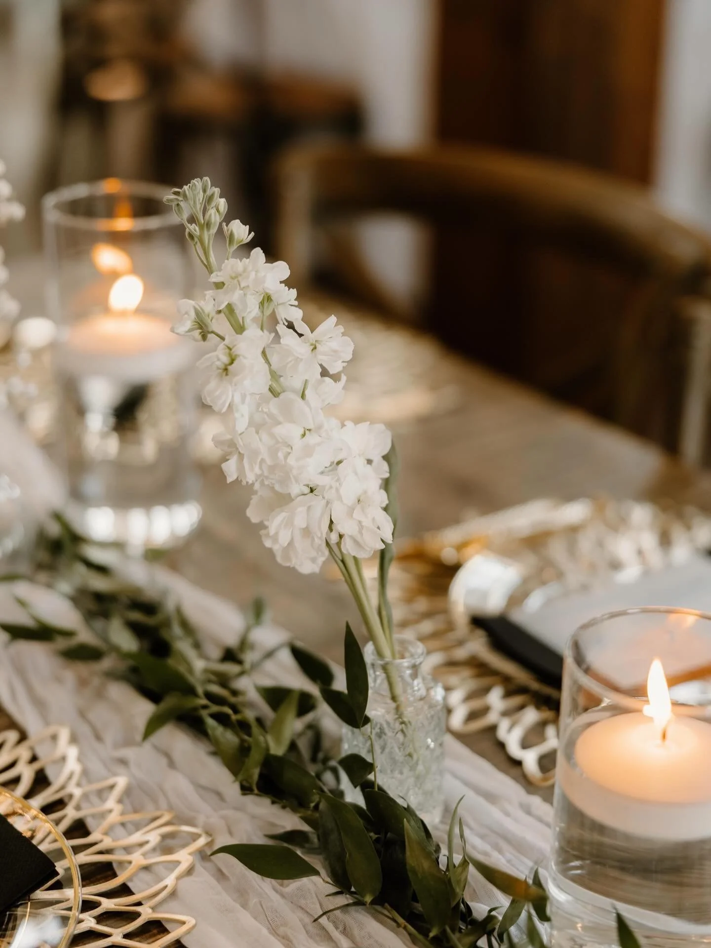 Classy &amp; Elegant 🤍🕊️

AWhiteWeddings&reg;, LLC Luxury Service Based Wedding Planning Business. Serving couples in Middle TN. Budgets ranging from 30K-200K. Email or click the link in our bio to register for 2026-2027 bookings. 

The Team Behind