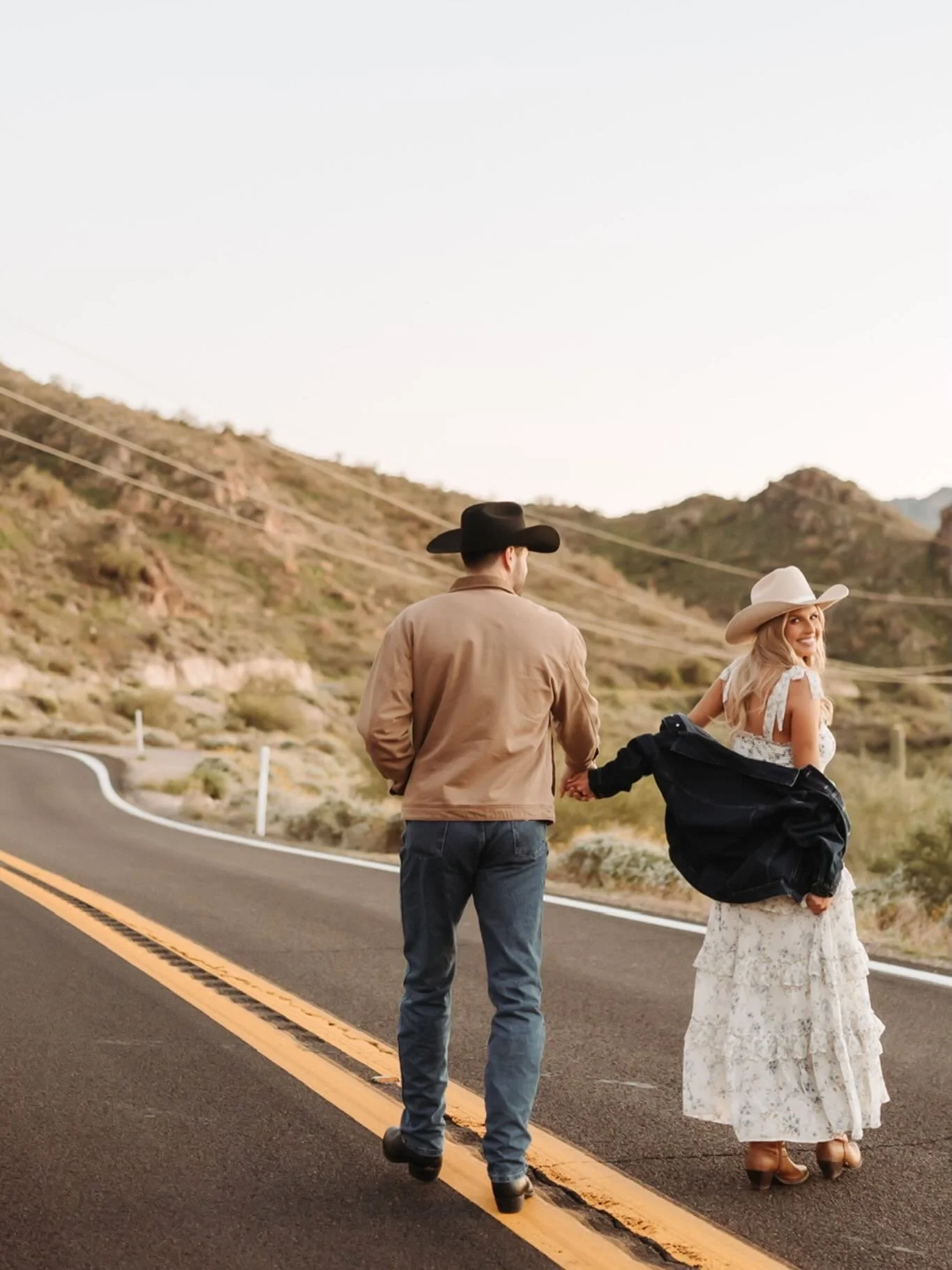 Let&rsquo;s run away together!! ✈️🌾🐄 &mdash; From Arizona to Franklin, Tennessee 

A quaint micro wedding to celebrate the love of Mackenzie and Cameron. Traveling in their loved ones to celebrate the Future Mr. And Mrs. William&rsquo;s. Trading ca