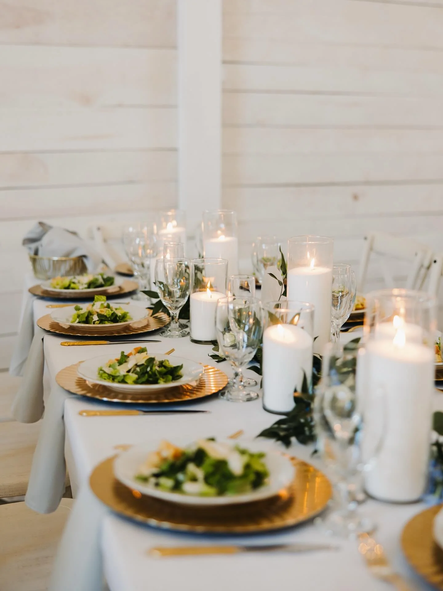 Pre-set salads please and thank you! 

AWhiteWeddings, LLC Service Based Wedding Planning Business. Serving couples in Middle TN. Budgets ranging from 30K-200K. Email or click the link in our bio to register for Summer of &lsquo;26-2027 bookings. 

T