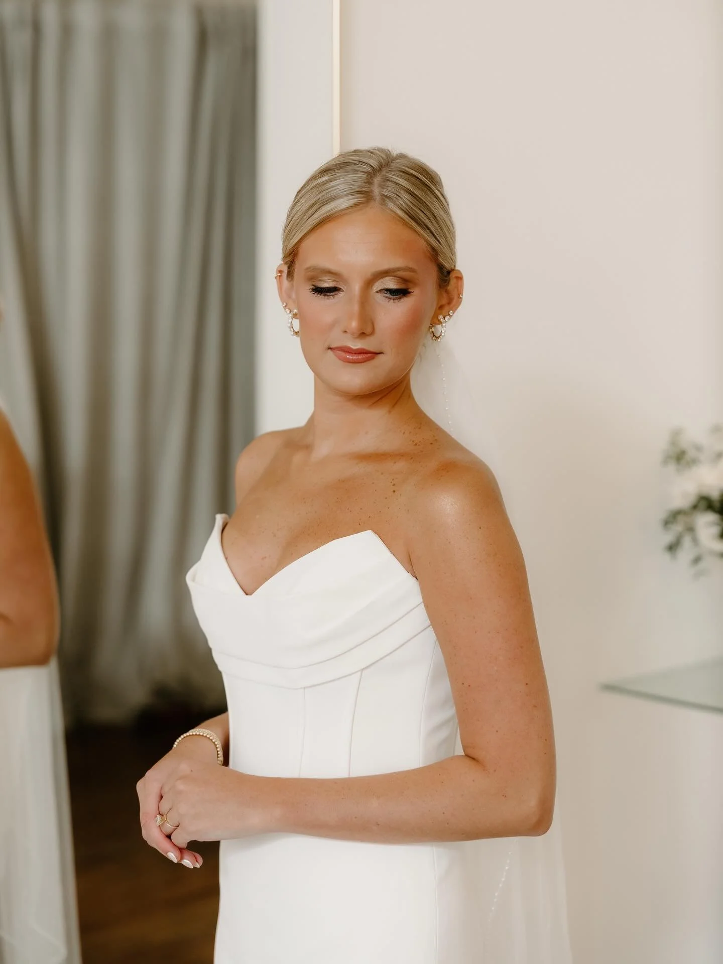 In your bridal era? 20% down secures your date, love can&rsquo;t wait. 

AWhiteWeddings, LLC Service Based Wedding Planning Business. Serving couples in Middle TN. Budgets ranging from 30K-200K. Email or click the link in our bio to register for Summ