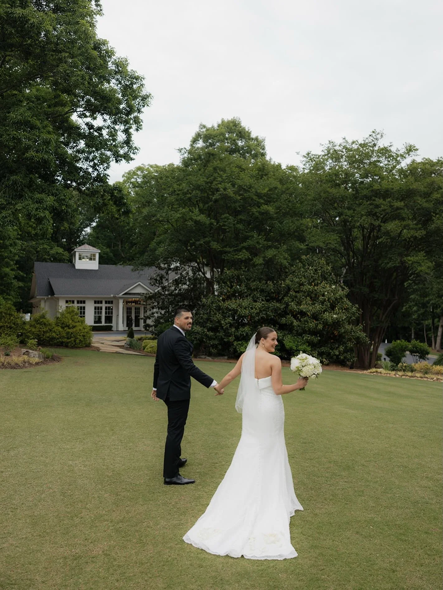 Young hearts, run free!!! 🤸🏼&zwj;♀️🤸🏼&zwj;♀️🤸🏼&zwj;♀️🙌🏼

AWhiteWeddings offers expert Nashville wedding planning with 20+ years of experience. Serving Middle Tennessee couples with all 5-star reviews. Book today.

Wedding Planning: @awhitewed