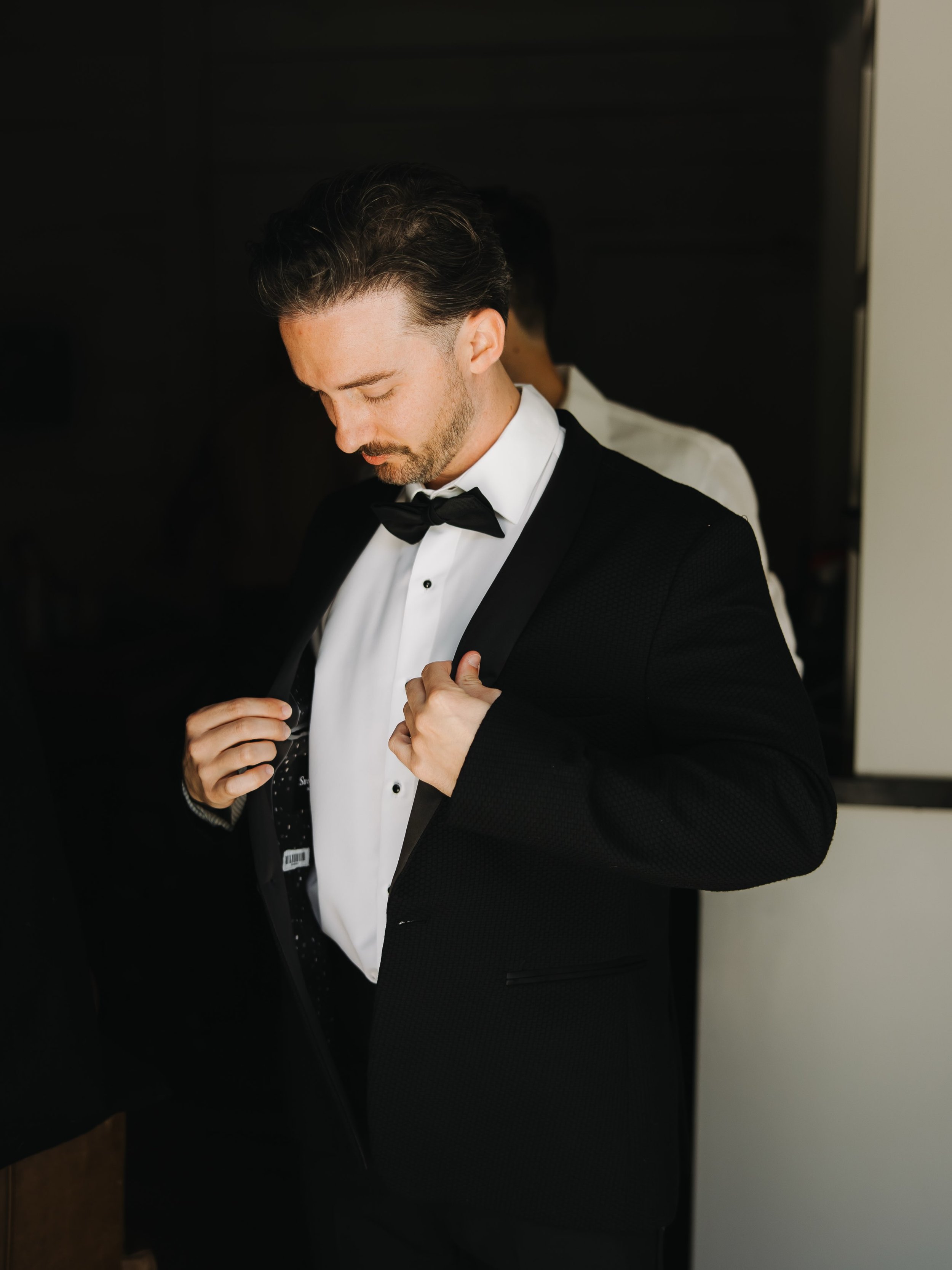 Getting ready is the easy part, we&rsquo;ll do the planning

✨ AWhiteWeddings is a Nashville wedding planner proudly serving couples across Middle Tennessee with full-service wedding planning, partial wedding planning, and day-of wedding coordination