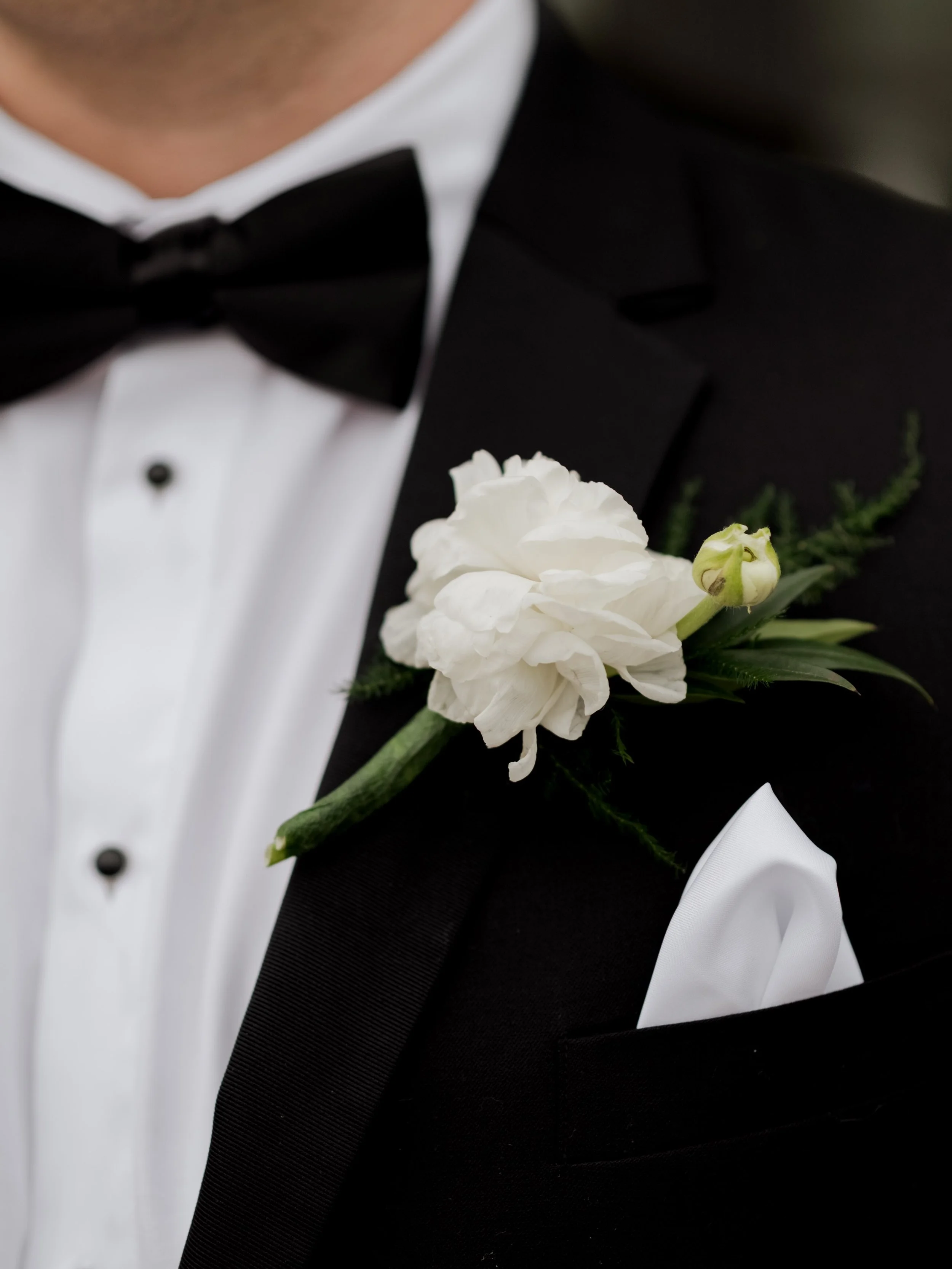 Easy savings tip: Only purchase a boutonniere for the groom! 

From experience, groomsmen&rsquo;s boutonnieres are often torn, broken, or lost before photos. Skip the extra cost and save!

✨ AWhiteWeddings is a Nashville wedding planner proudly servi
