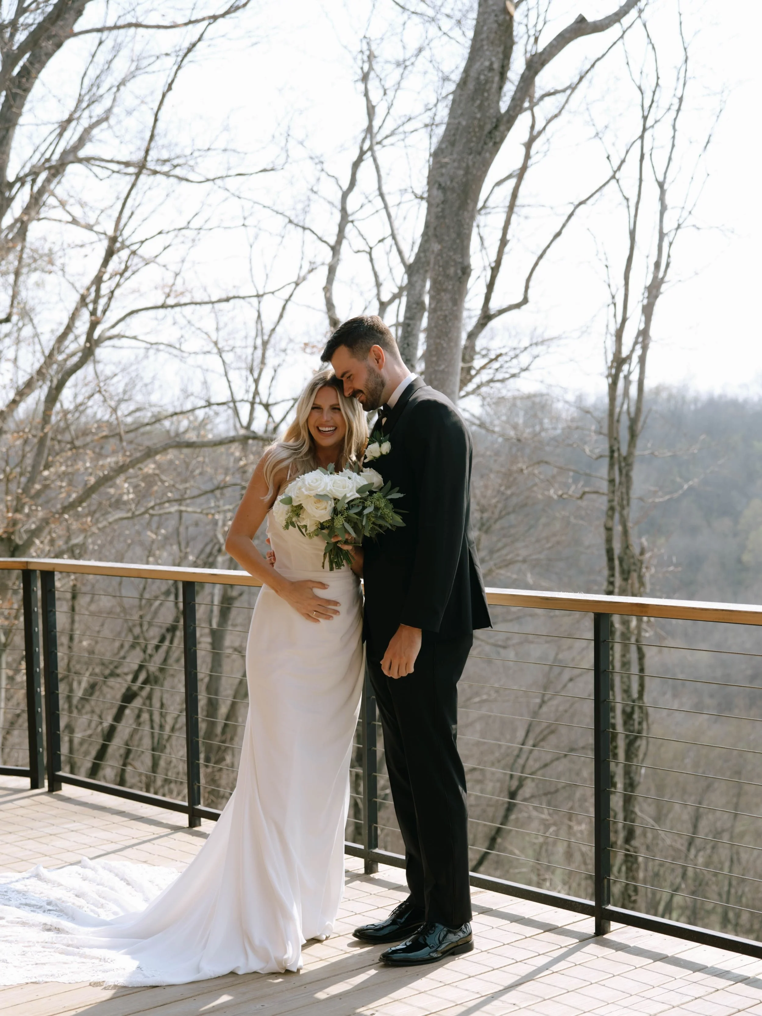 First look with hubby 

✨ AWhiteWeddings is a Nashville wedding planner proudly serving couples across Middle Tennessee with full-service wedding planning, partial wedding planning, and day-of wedding coordination. From Nashville to Franklin, Brentwo