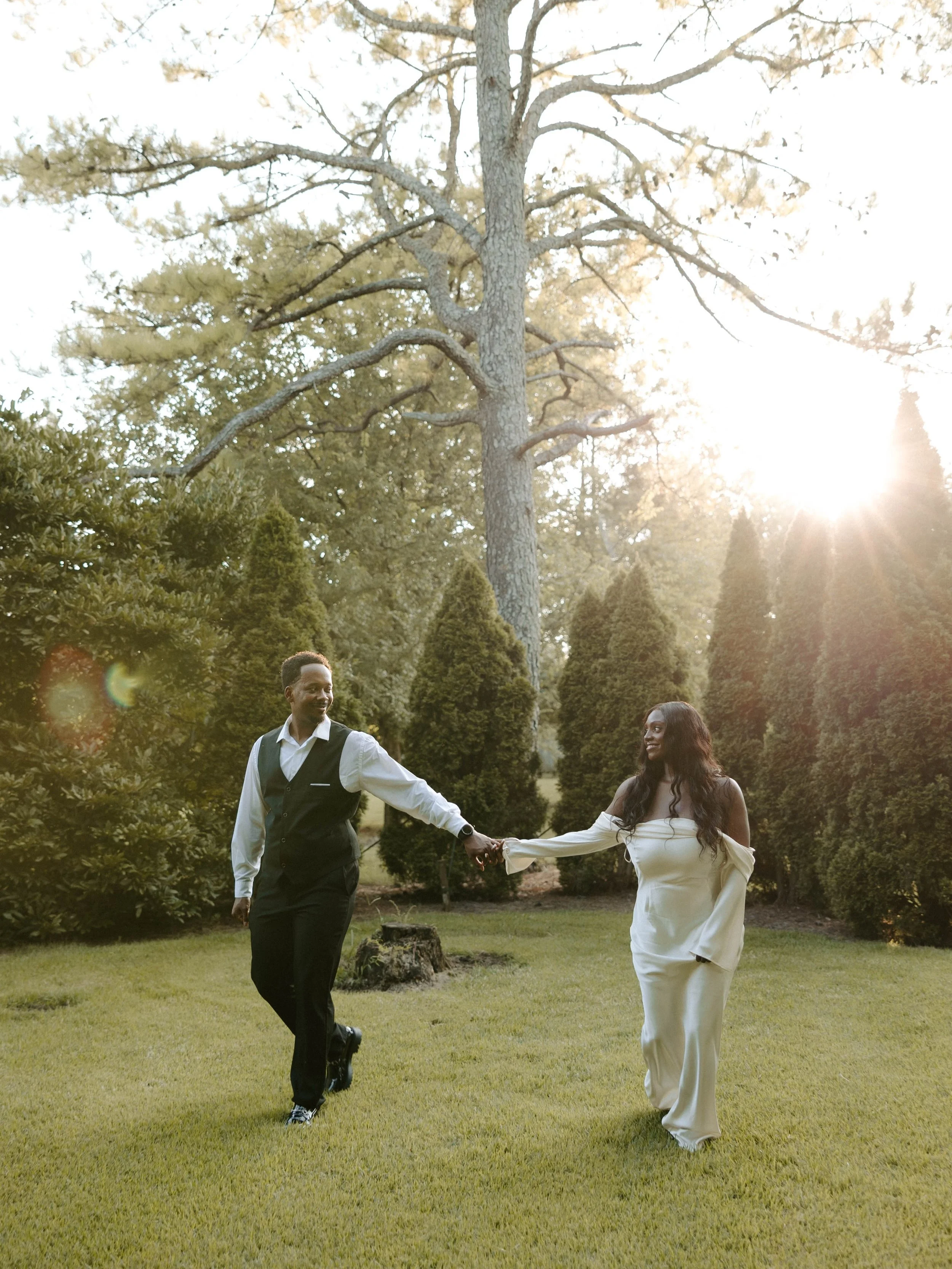 Rich with love 

✨ AWhiteWeddings is a Nashville wedding planner proudly serving couples across Middle Tennessee with full-service wedding planning, partial wedding planning, and day-of wedding coordination. From Nashville to Franklin, Brentwood, Mur