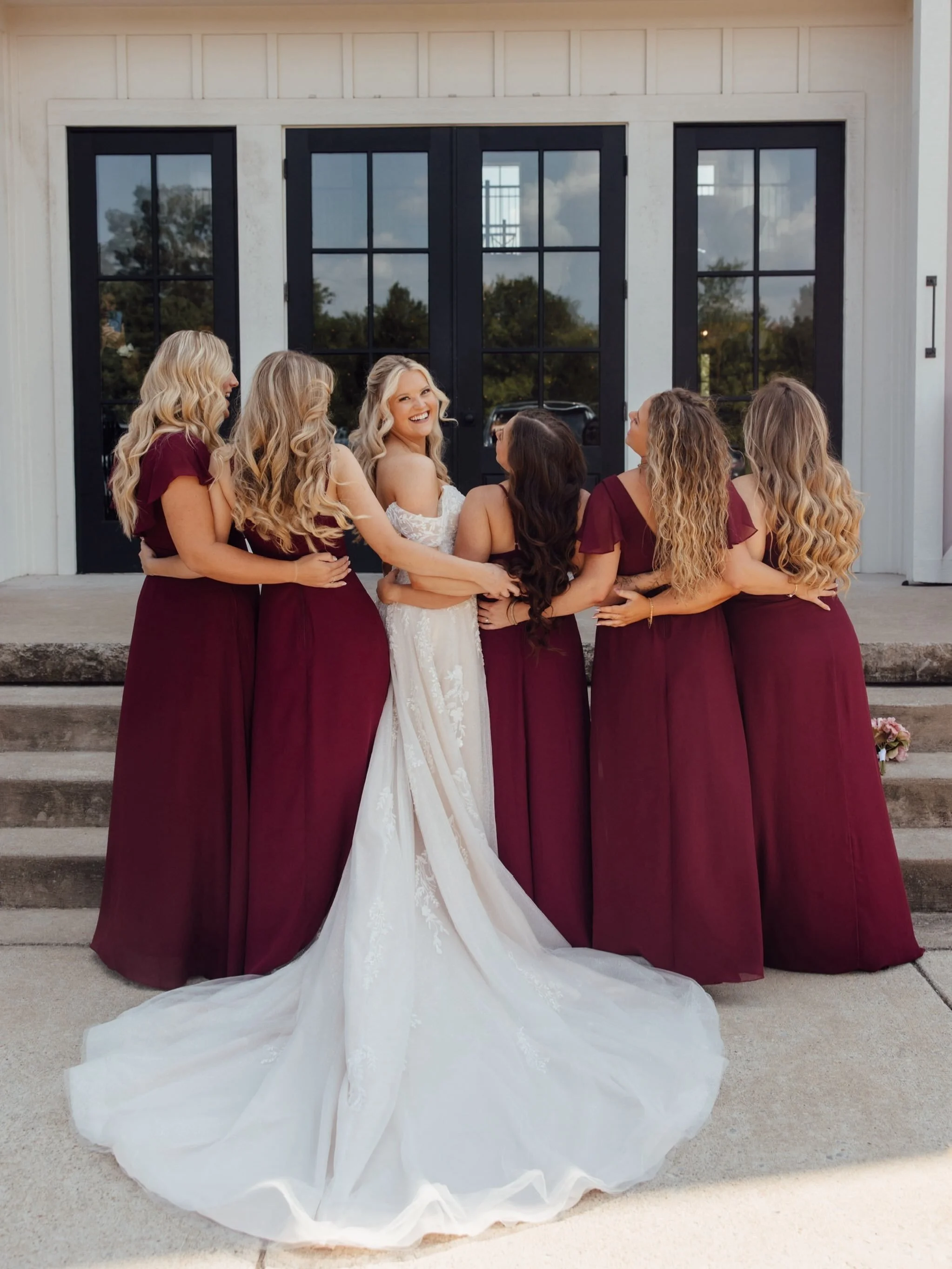 Stuck like glue 🍂

✨ AWhiteWeddings is a Nashville wedding planner proudly serving couples across Middle Tennessee with full-service wedding planning, partial wedding planning, and day-of wedding coordination. From Nashville to Franklin, Brentwood, 