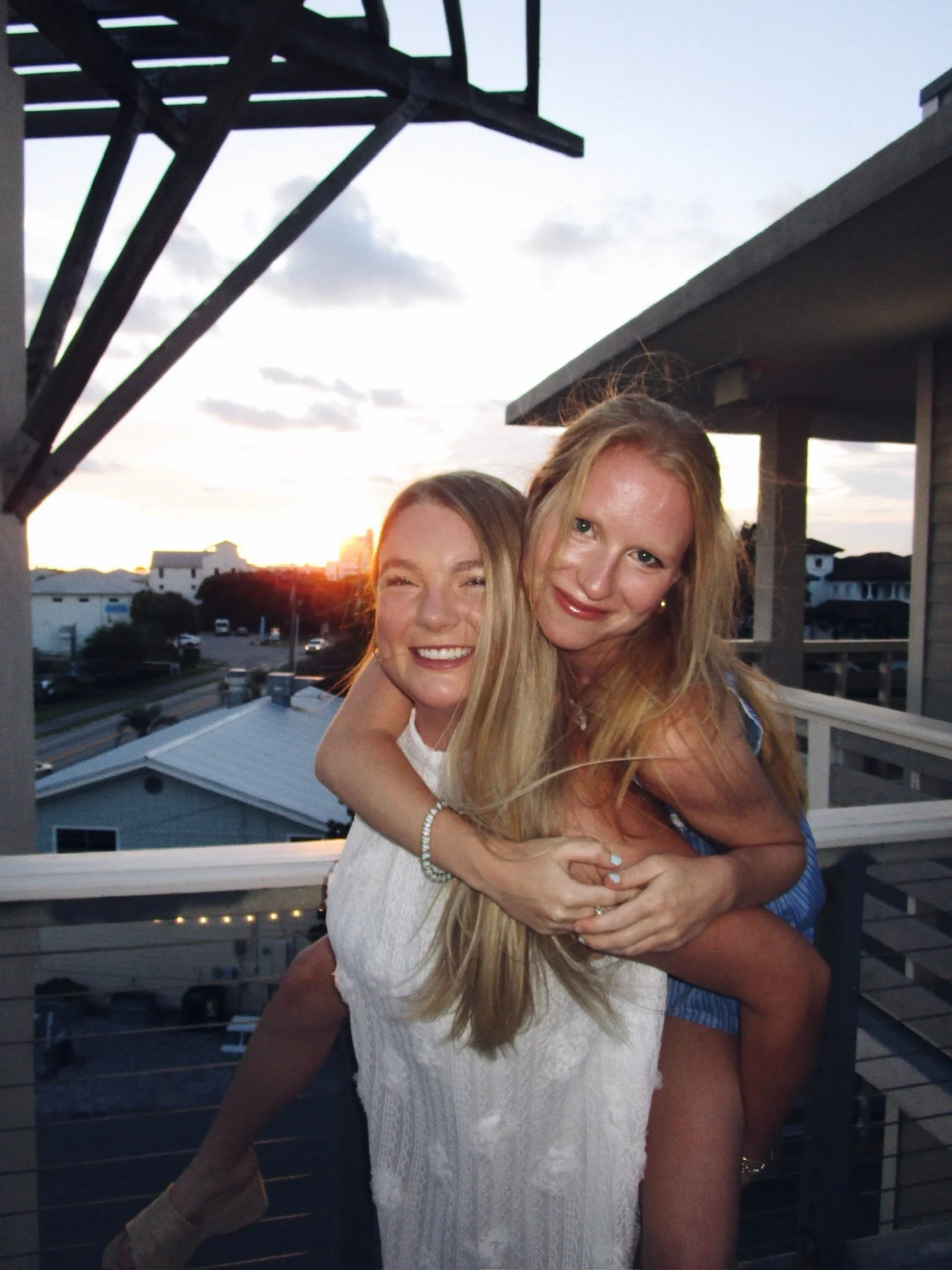 30A was the perfect place to celebrate the bride-to-be 🦪

AWhiteWeddings is a Nashville wedding planner proudly serving couples across Middle Tennessee with full-service wedding planning, partial wedding planning, and day-of wedding coordination. Fr