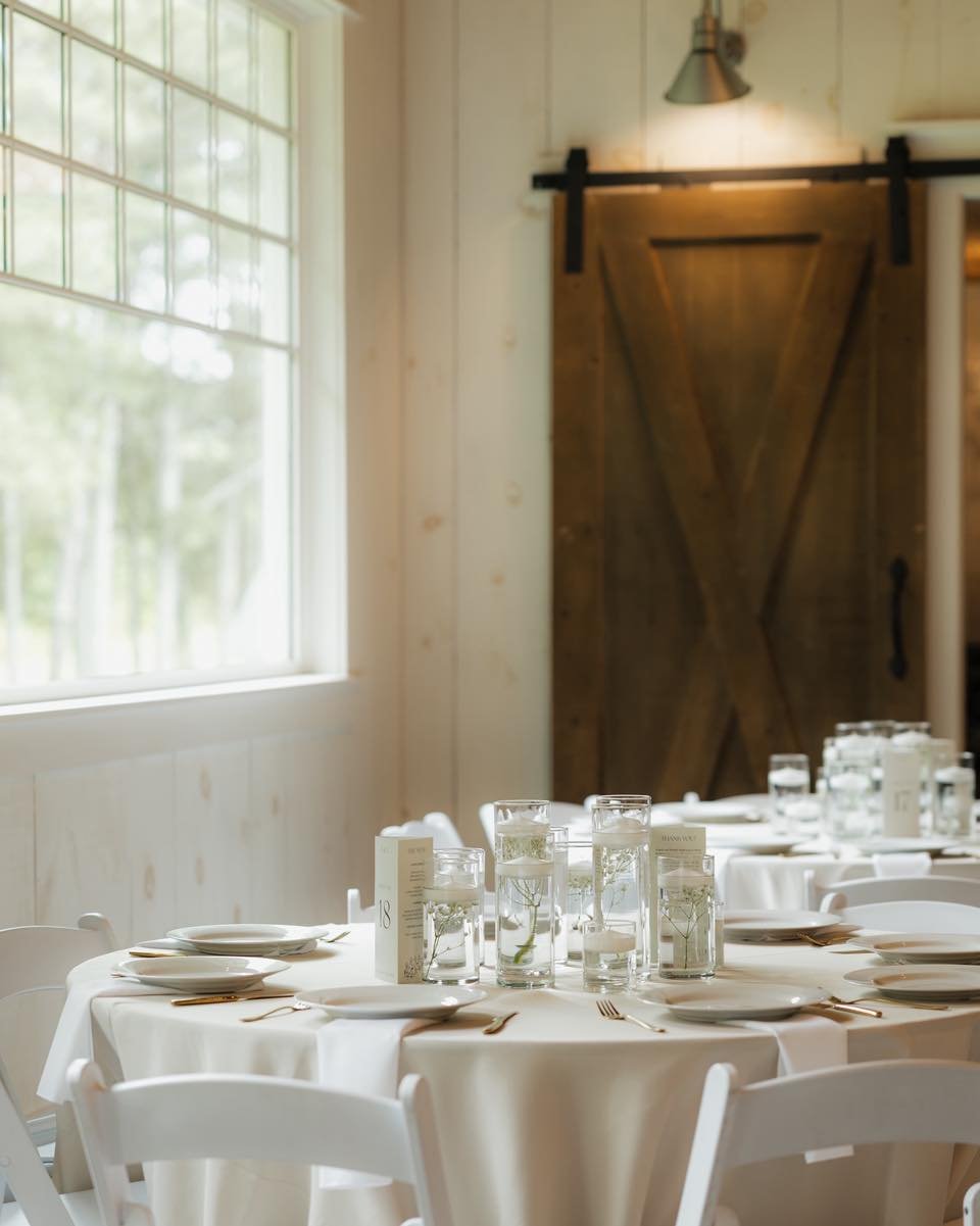 A fresh take on a timeless bloom.

AWhiteWeddings is a Nashville wedding planner proudly serving couples across Middle Tennessee with full-service wedding planning, partial wedding planning, and day-of wedding coordination. From Nashville to Franklin