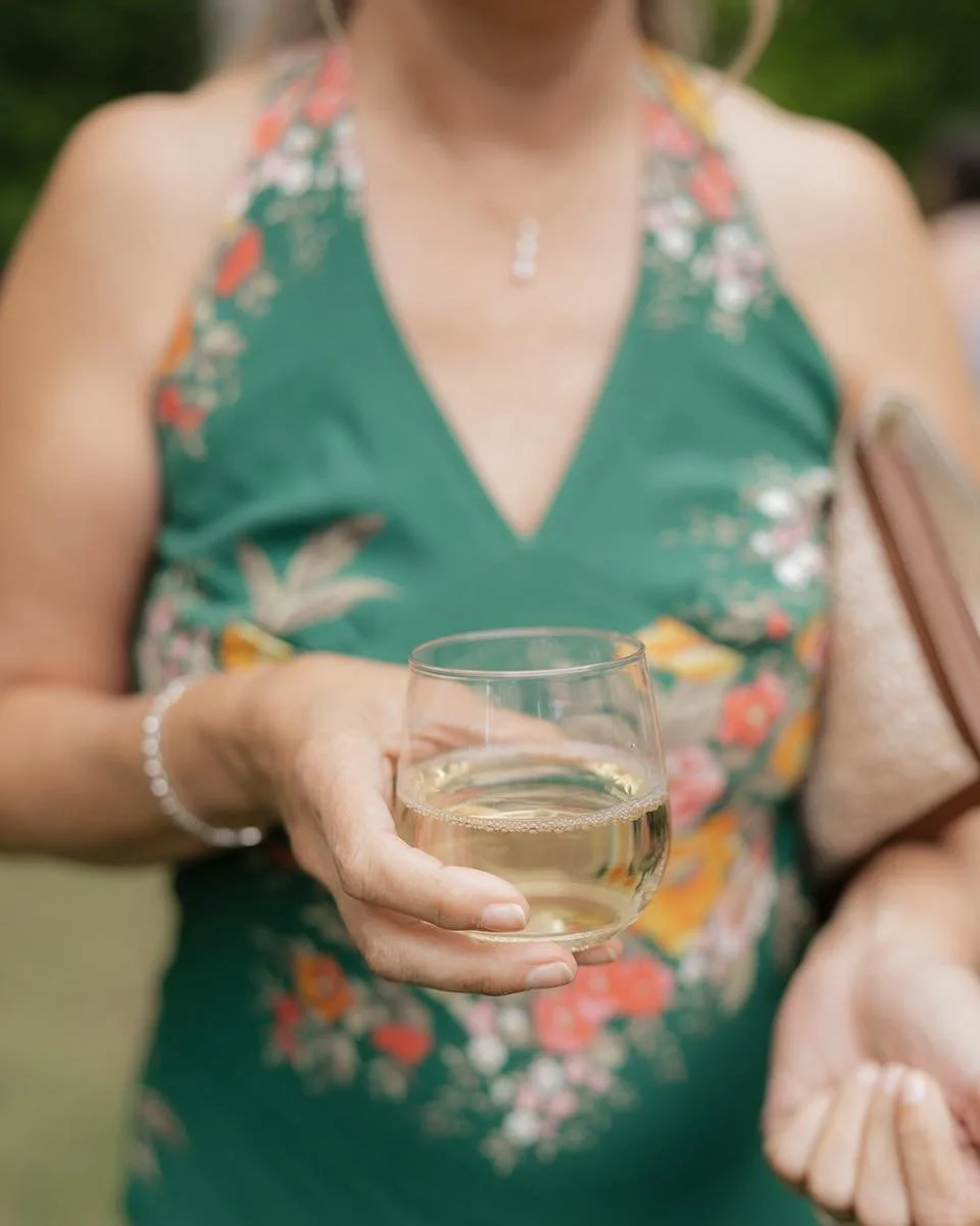 Elegance, poured.

AWhiteWeddings is a Nashville wedding planner proudly serving couples across Middle Tennessee with full-service wedding planning, partial wedding planning, and day-of wedding coordination. From Nashville to Franklin, Brentwood, Mur