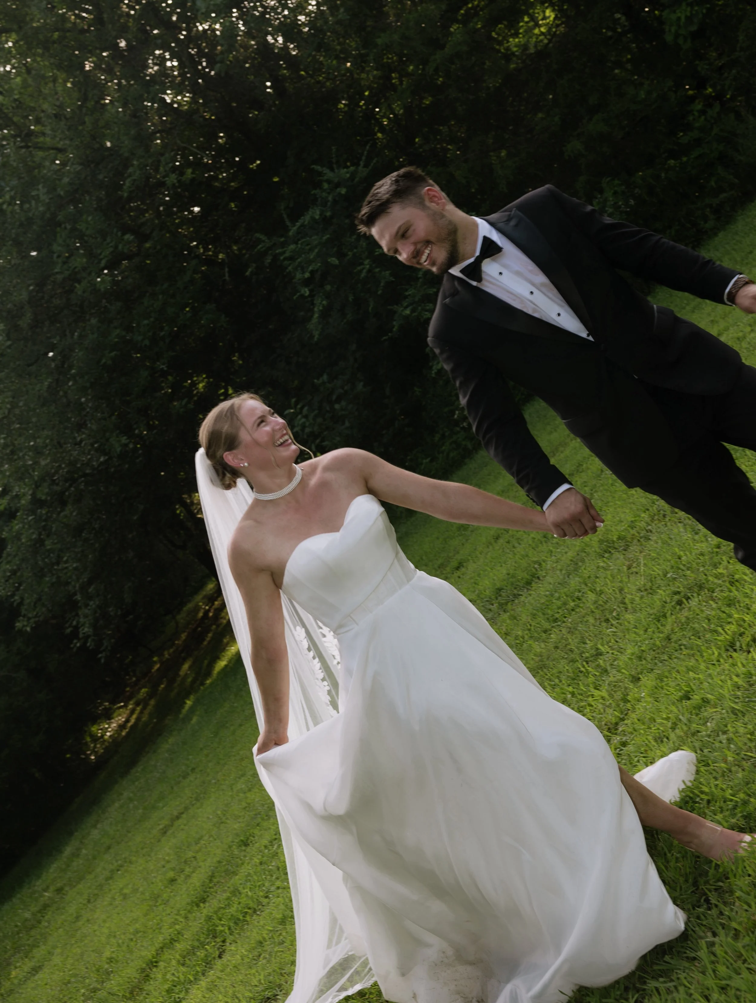 Pretty woman. 

AWhiteWeddings is a Nashville wedding planner proudly serving couples across Middle Tennessee with full-service wedding planning, partial wedding planning, and day-of wedding coordination. From Nashville to Franklin, Brentwood, Murfre