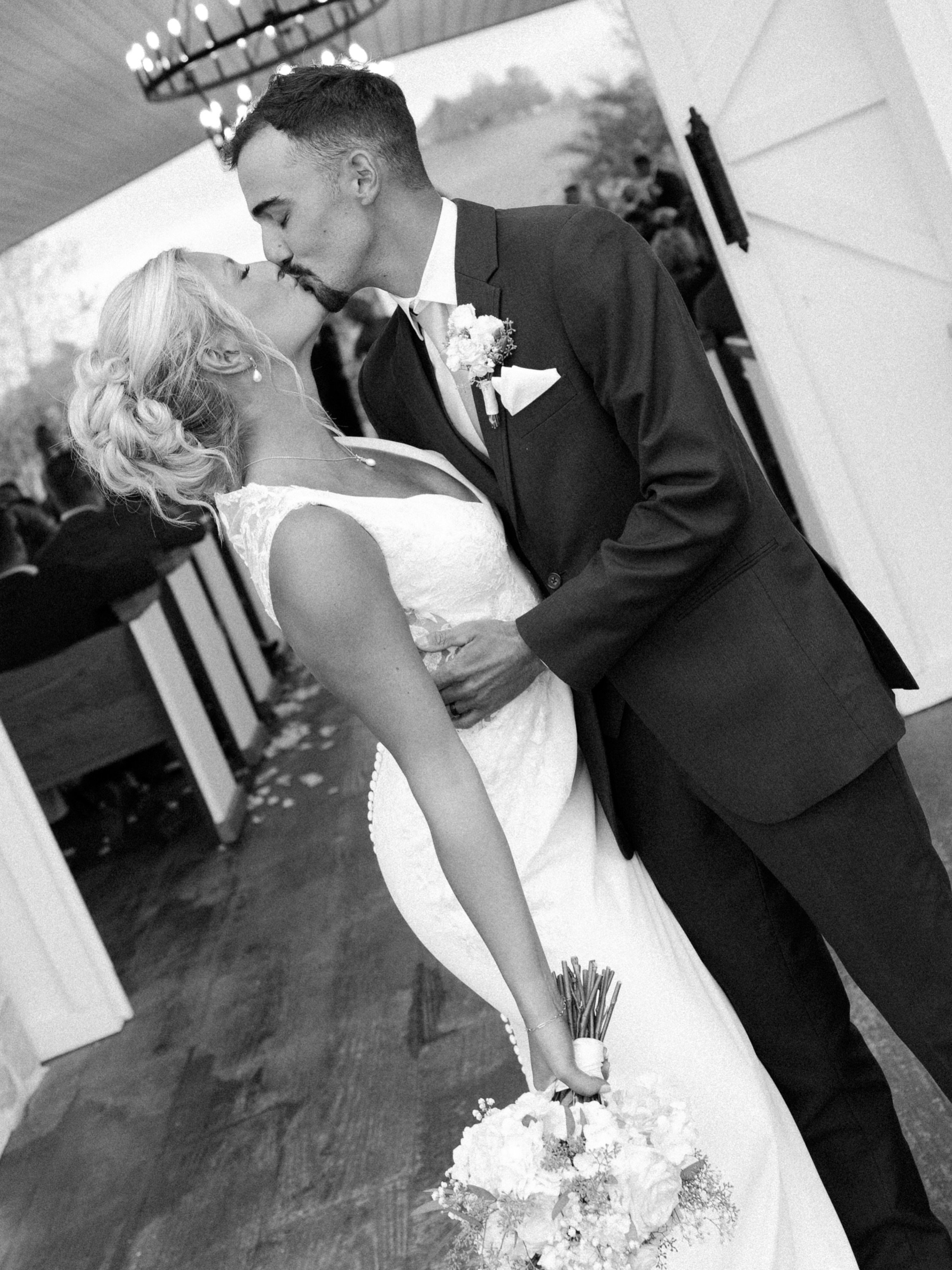 Venue booked? 💌 Now it&rsquo;s time to call your planner.

You&rsquo;ve signed with your venue, you have your date.

That&rsquo;s the moment to reach out to AWhiteWeddings 

We build your plan around your venue and date. Want help planning month to 
