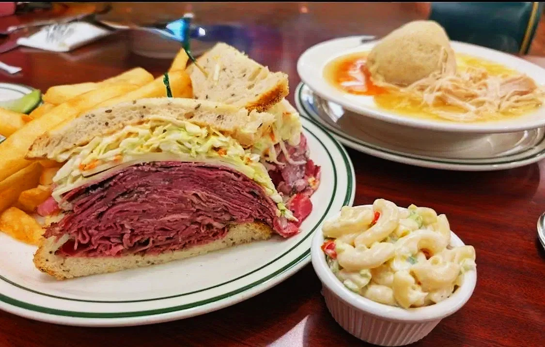 Brent’s Delicatessen &amp; Restaurant Chatsworth, CA