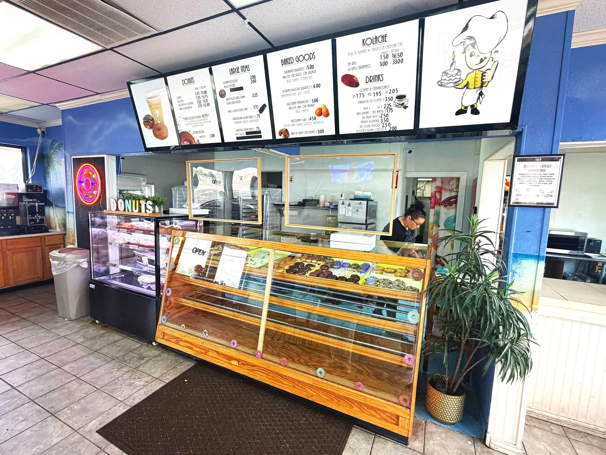 Benjamin’s Donut and Bakery.    Amarillo, TX