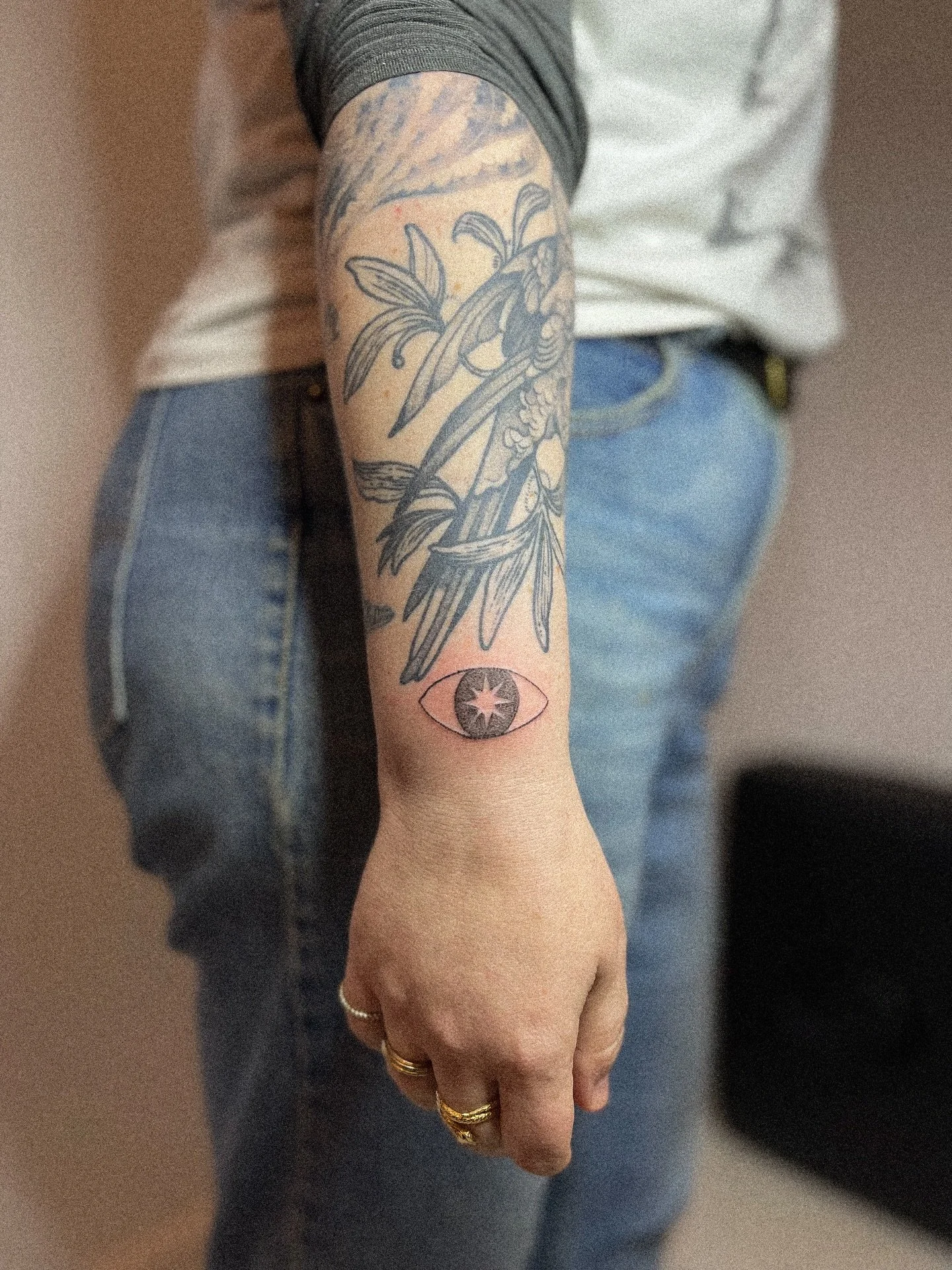 all seeing magic eye for the one &amp; only @ellebowerjohnston 

Will never tire of stars &amp; eyes 🌟🌟🌟