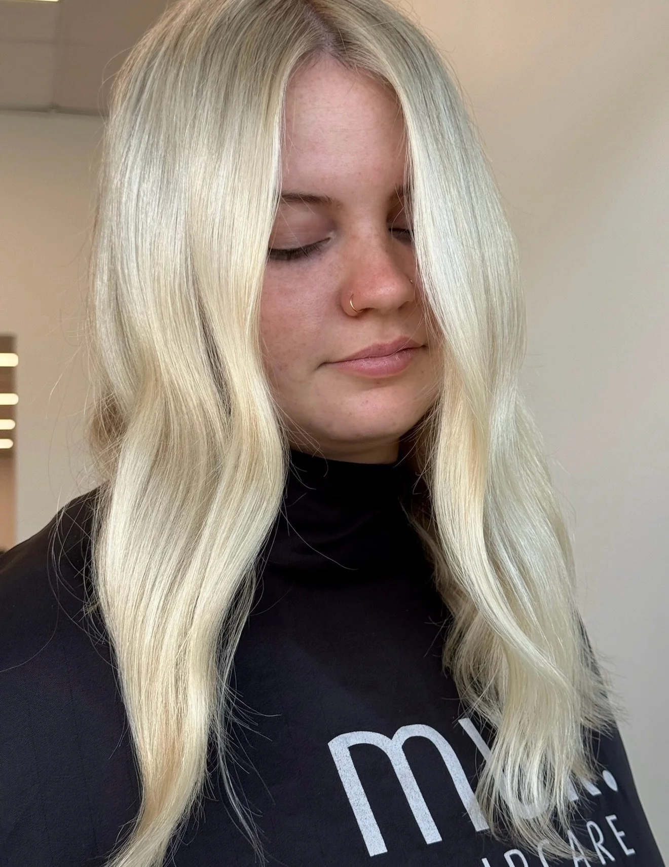 Bright, blended, and exactly the kind of blondes we love

Thinking of going blonde or want a transformation? Bring that inspo photo you have saved or those screenshots to us.

We&rsquo;ll talk through what&rsquo;s realistic for your hair, how many se