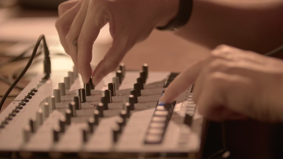 selects - fri_16x9_01_02_39_08.jpeg