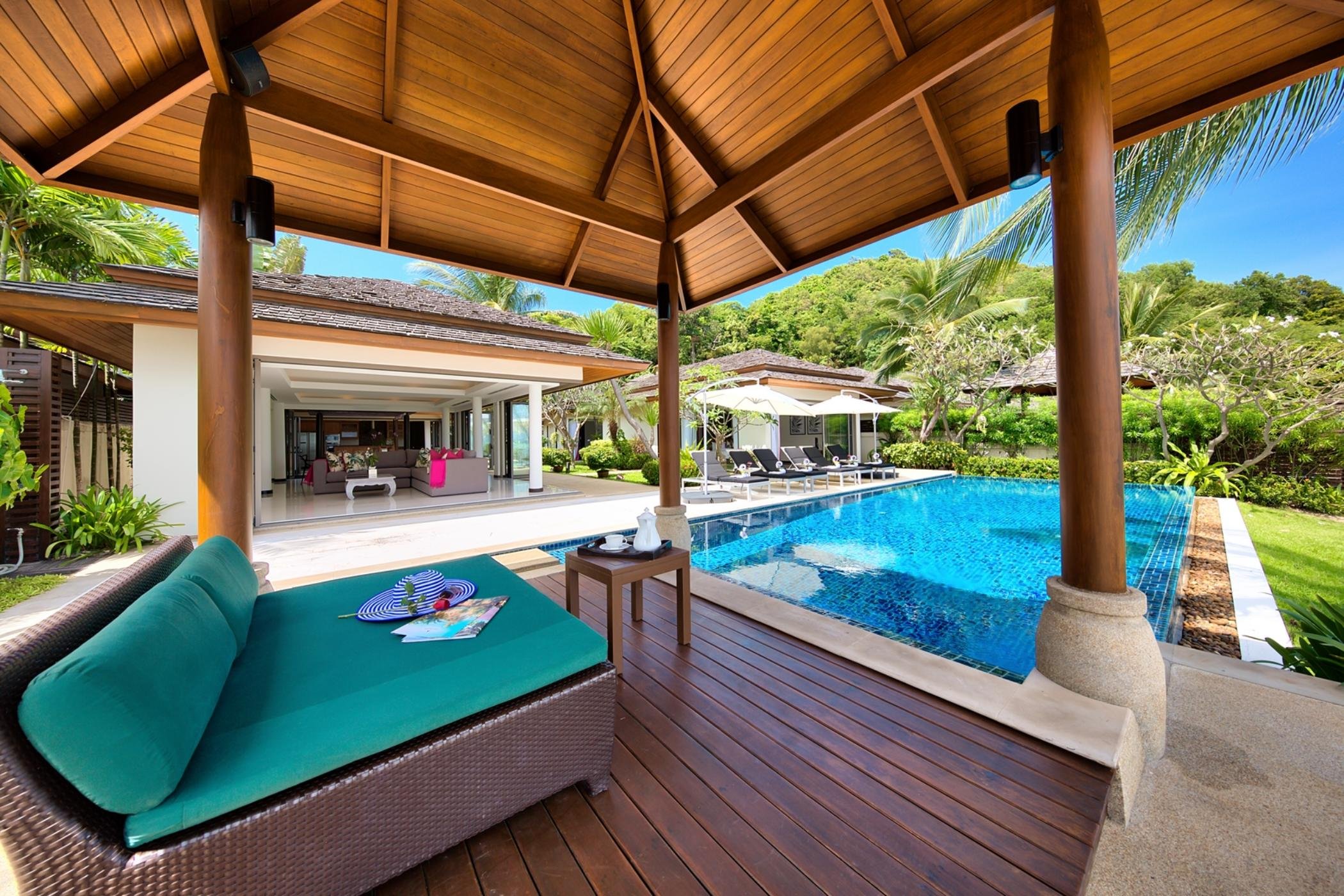 BaanFeungFah_04_PoolDeck.jpg