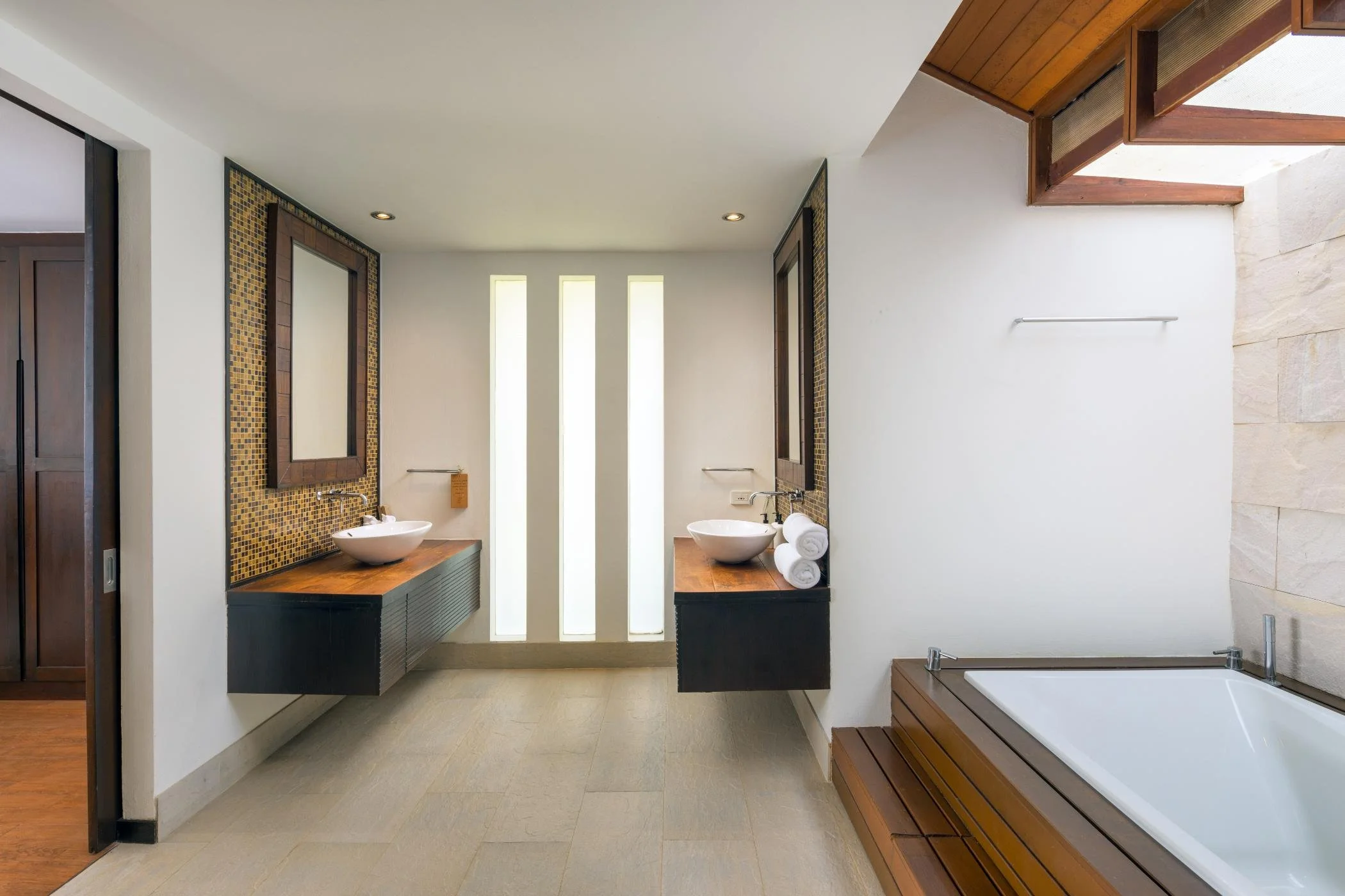 BaanFeungFah_14_Bathroom1.jpg