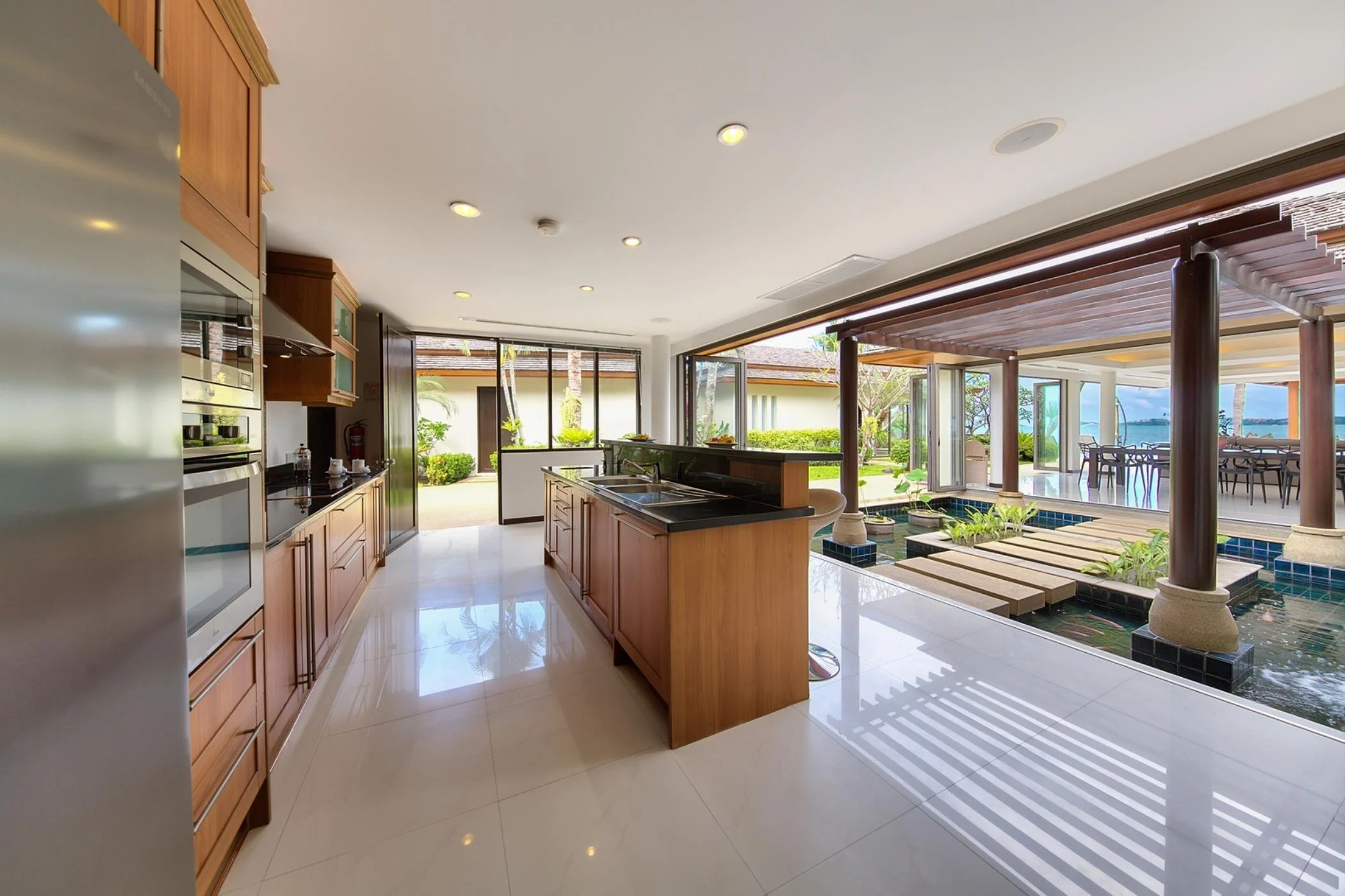 BaanFeungFah_20_Kitchen.jpg