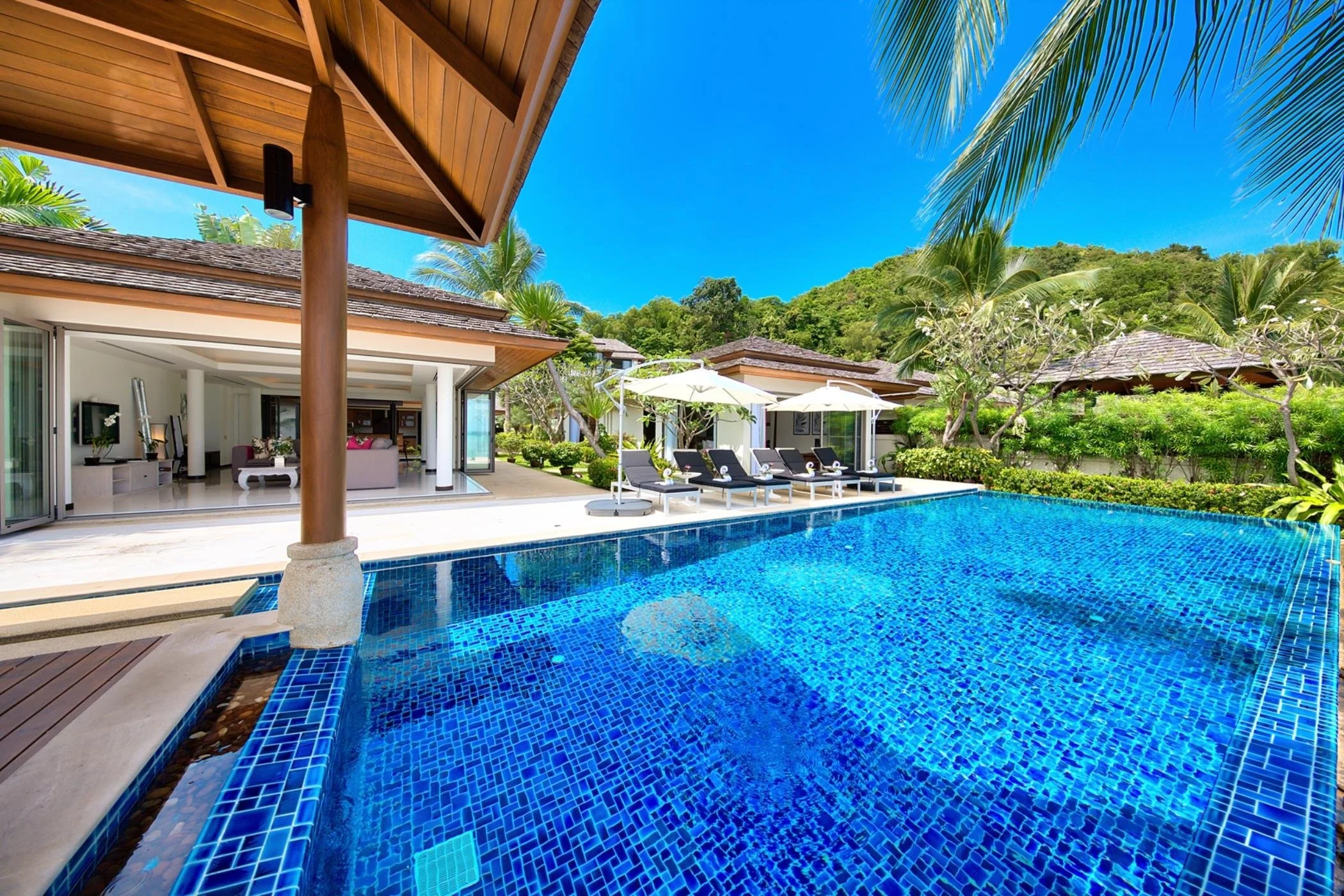 BaanFeungFah_26_Pool.jpg