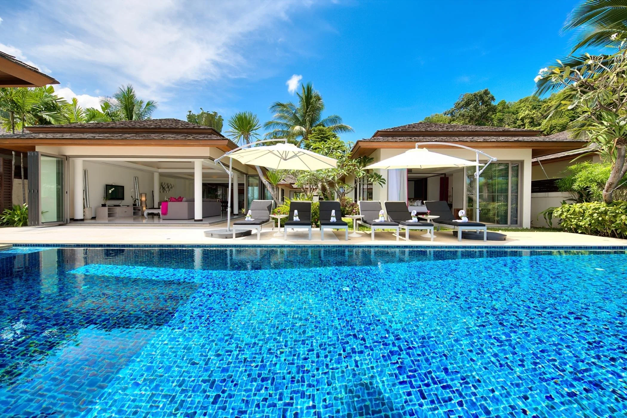 BaanFeungFah_02_Pool.jpg