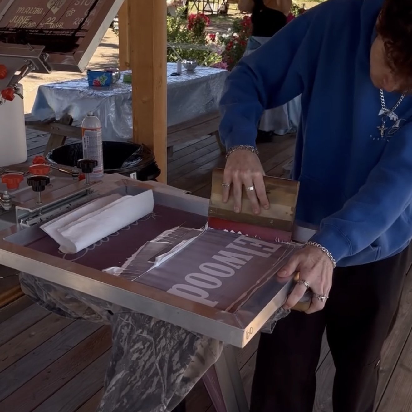 elwood clothing live screen printing