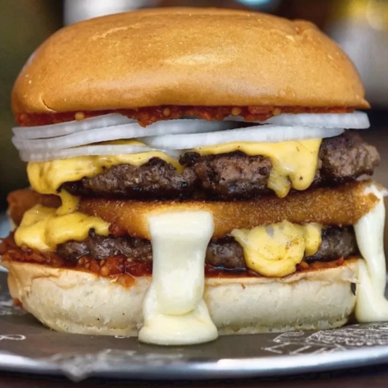 This week&rsquo;s special: Say Cheese!&nbsp;😄 

🍔 Double BL Beef Pattie
🧀 Double American Cheese
🧀 Deep Fried Mozzarella Pattie
🧅 Sliced White Onion
🍅 Smokey Tomato &amp; Chilli Relish
BL Milk Bun
$25

Available all week long at @barlucasydney