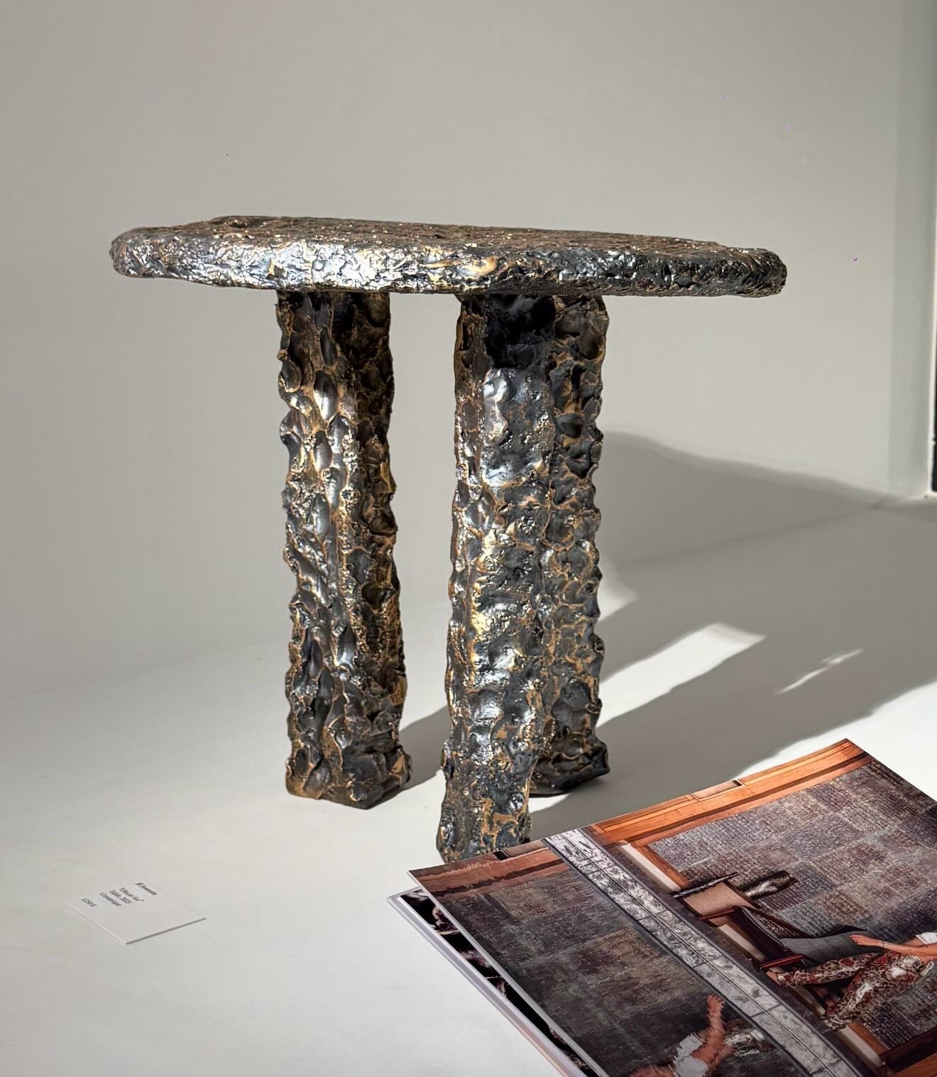 Table &laquo;&nbsp;Obscur Lux&nbsp;&raquo;, C&eacute;ramique

#ceramics #ceramictable #designceramics #ceramicexhibition