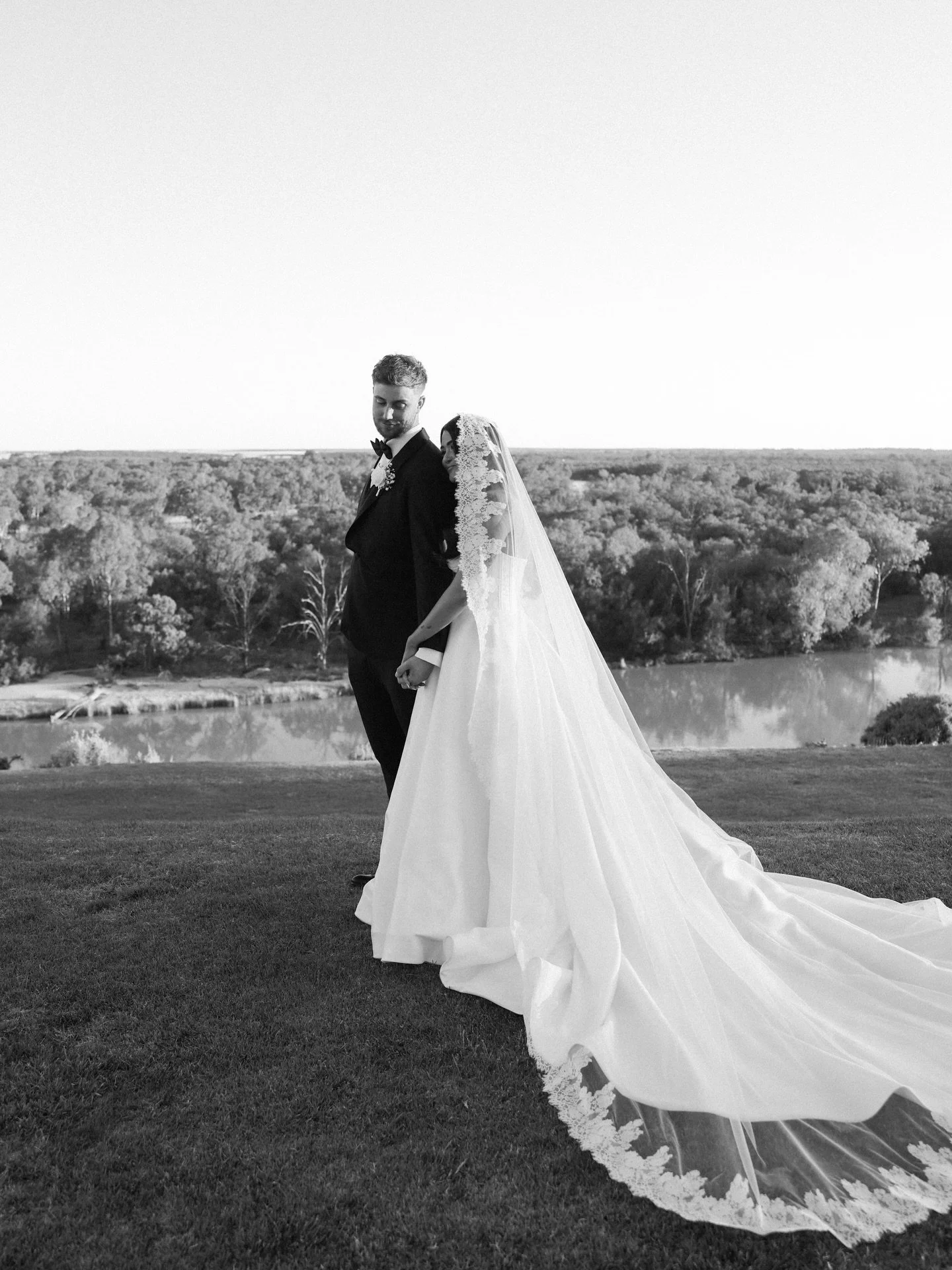 Jessica &amp; Jake 
.
Photography: @tuwy_media 
Videography: @tuwy_media 
Venue: @therivervista 
Celebrant: @meaningfulmoments.kb 
Acoustic: @cow.in.the.meadow 
Dj: @sarez 
Flowers: @flowers_on_your_mind 
Hair: @jarahshair 
Makeup: @karlamakeupartist