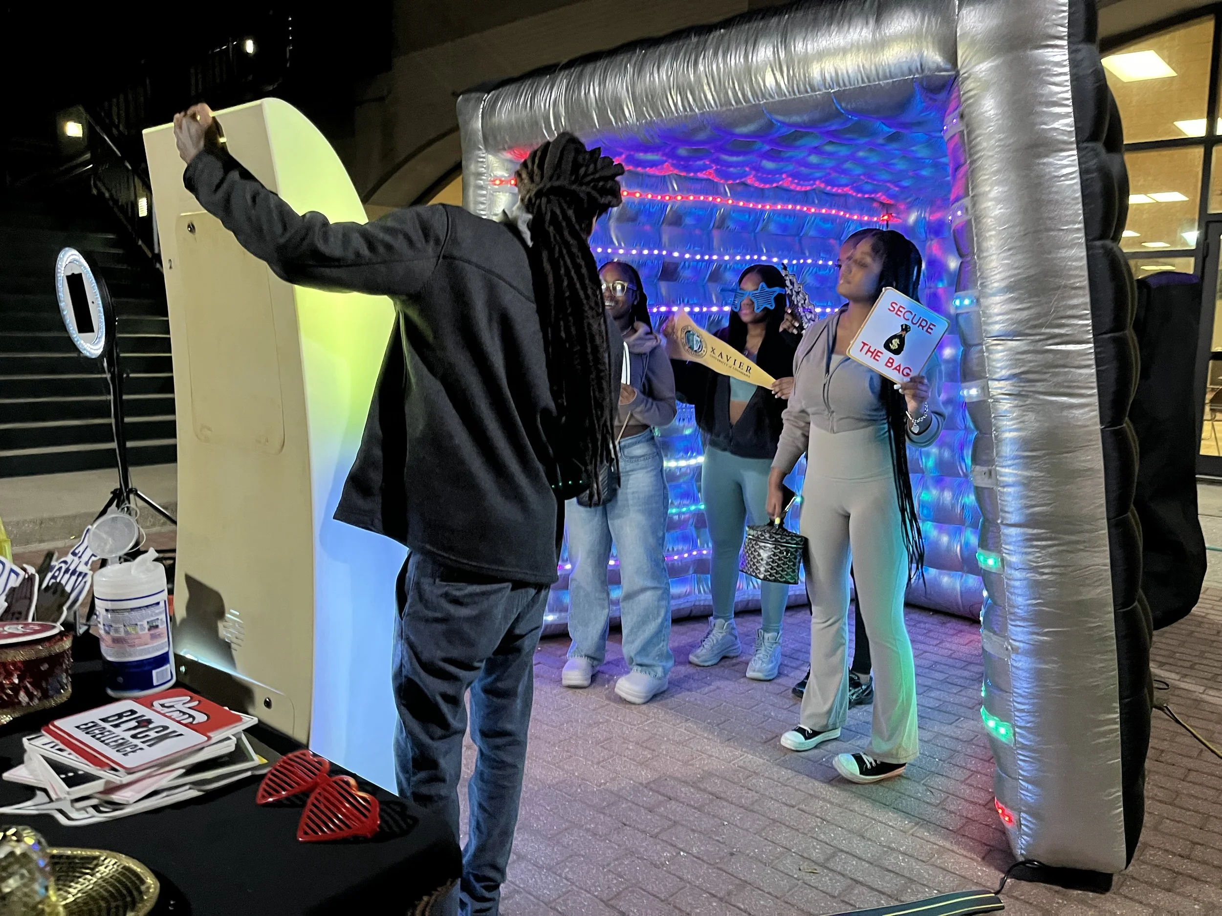 Happy VIBE Photo Booth