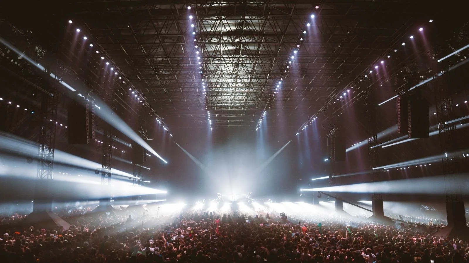 Live Festival Camera Operator and Behind The Scenes Videographer – Creamfields 2025 UK