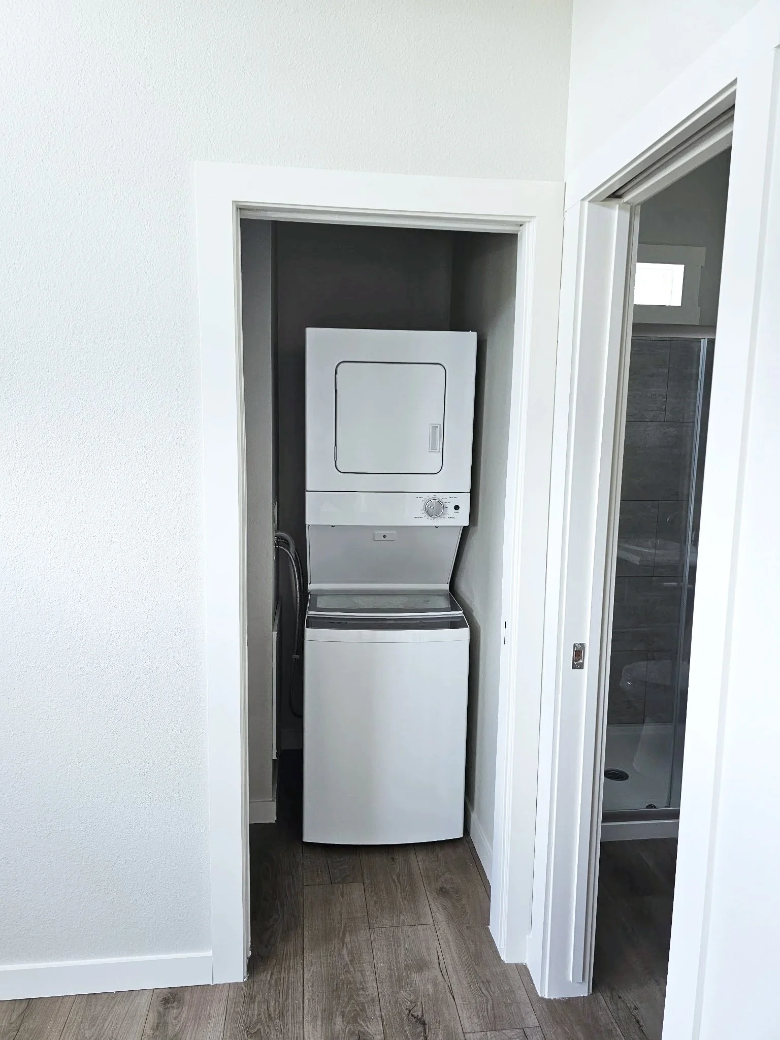 Laundry Annex (Washer/Dryer Included)