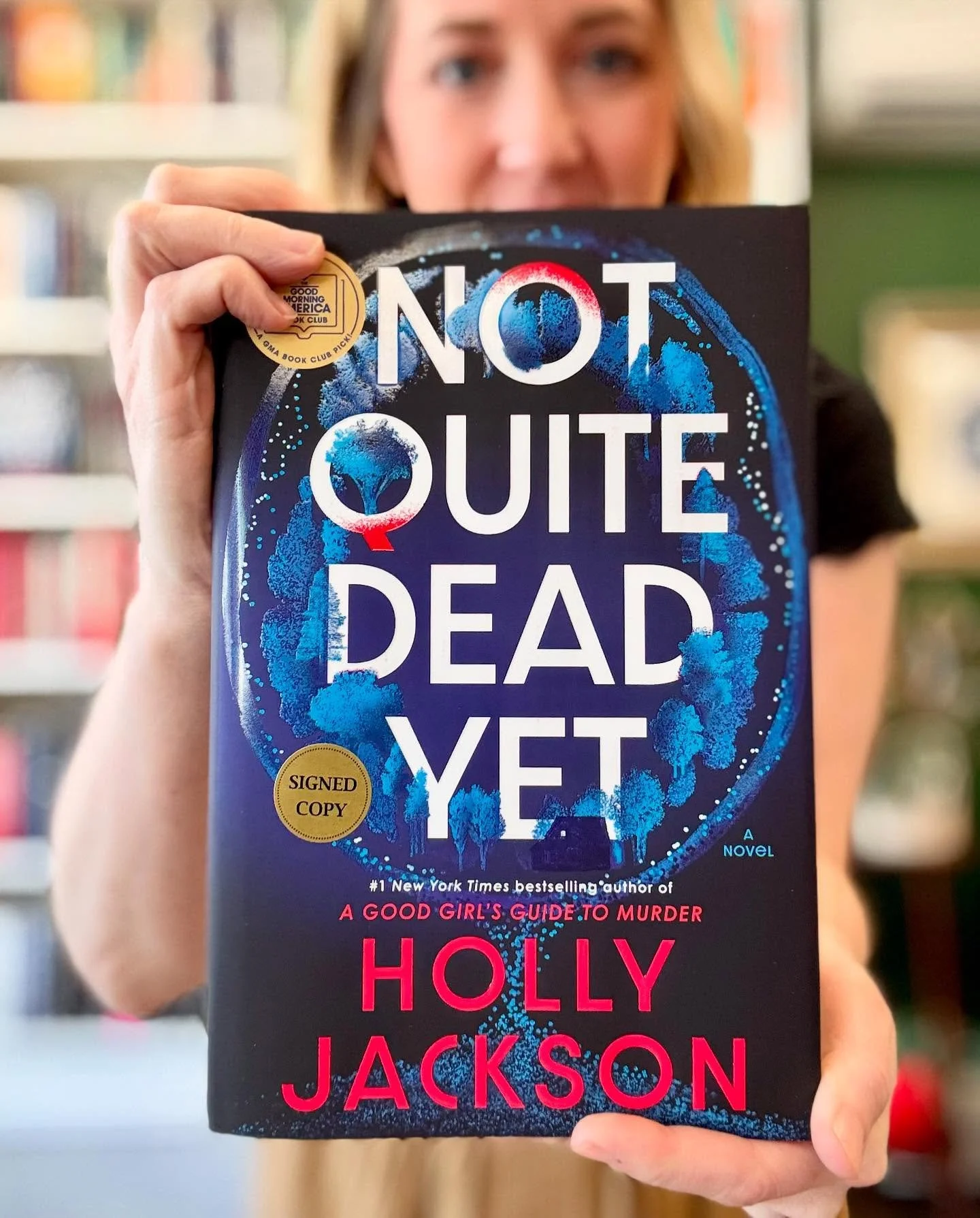 🔪 What I&rsquo;m reading this weekend 🔪: Holly Jackson&rsquo;s new adult mystery thriller NOT QUITE DEAD YET. I devoured the GOOD GIRL&rsquo;S GUIDE TO MURDER YA series so I had a hunch this would be right up my alley.

It opens on Halloween night 