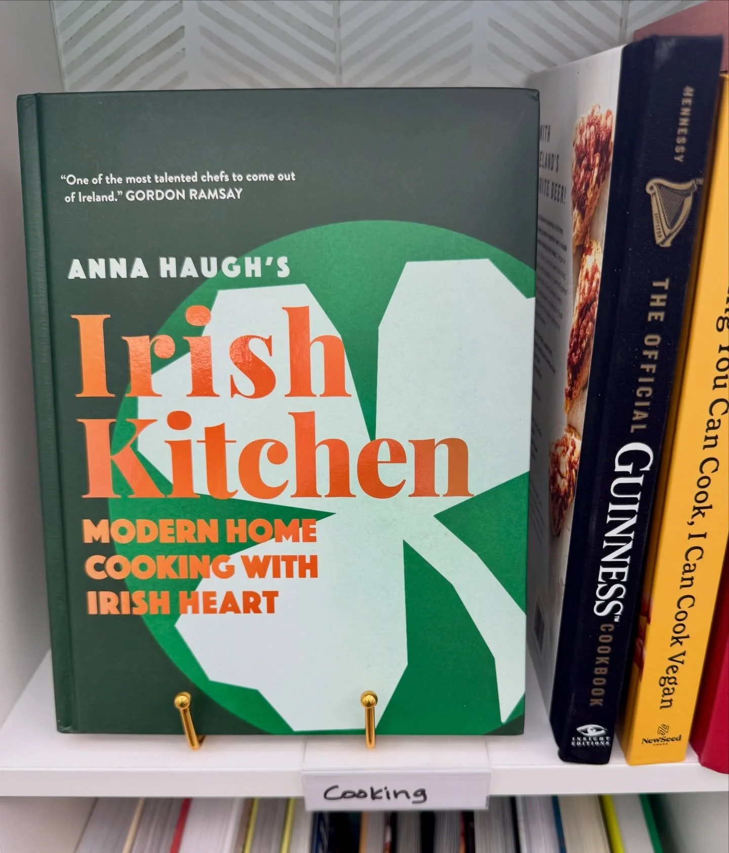 Happy St Paddy&rsquo;s Day! ☘️ We were blessed with snow this year. 🤣🙃 Are you keeping warm and celebrating with food? I was lucky enough to eat my way around Ireland a few years ago and enjoyed everything from humble bowls of soup to Michelin-star