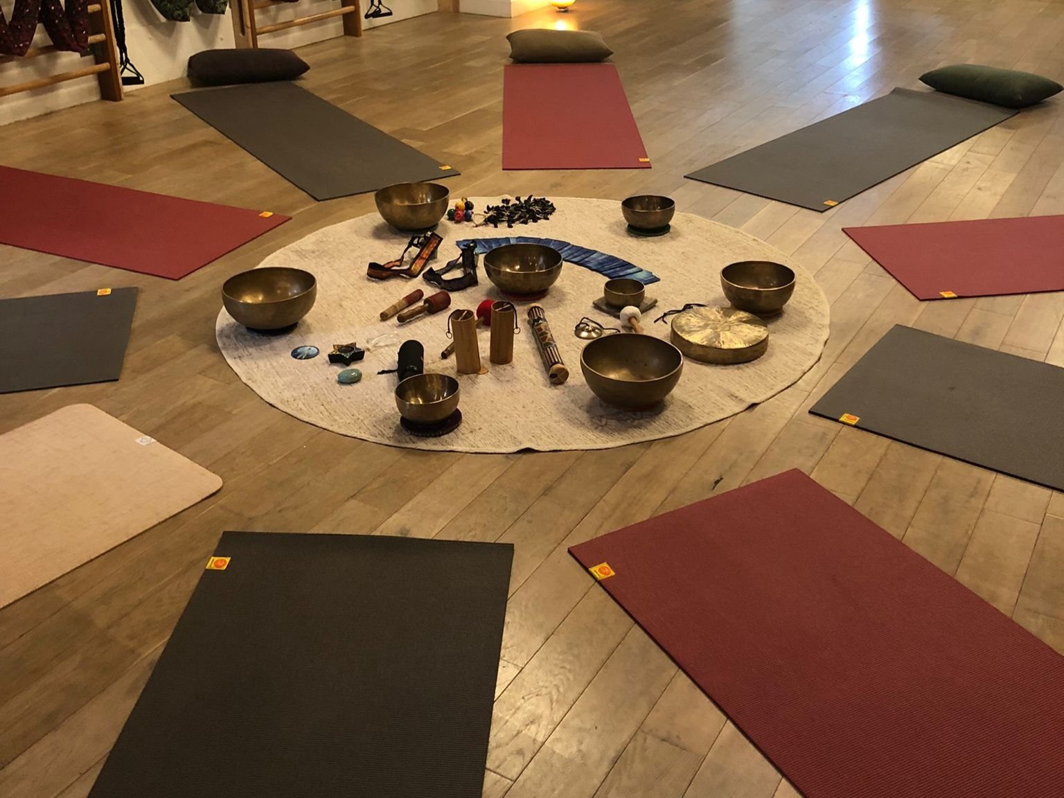 Yoga et Bain sonore (décembre) - Adopte une belle posture dans ton quotidien 