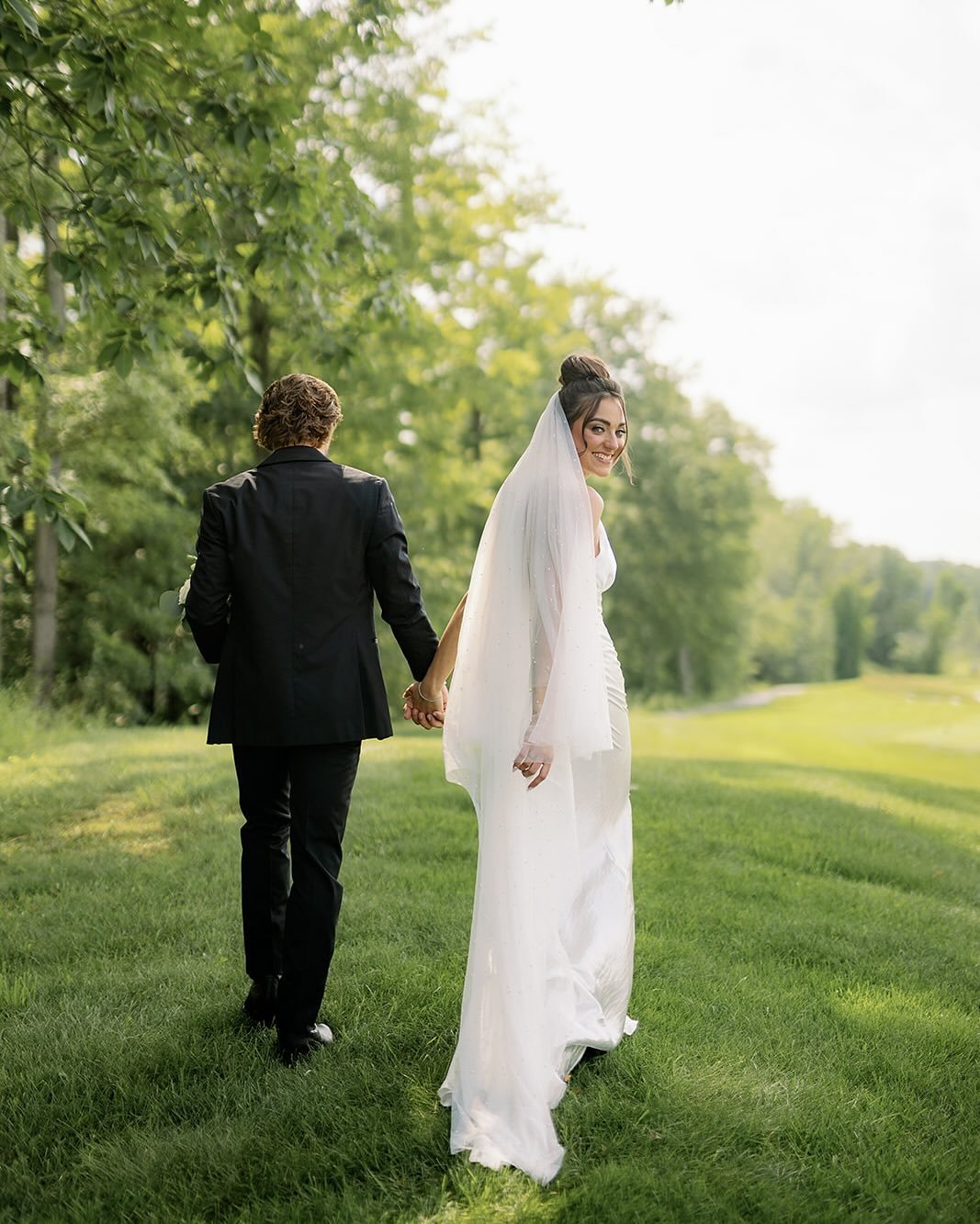 A forever fave from @saratoganationalevents with N+D 

@mazzonehospitality 
@farmhousefloraldesign 
@musicmanentertainment1 
@color_me_gorgeousxo 
@bridesofoz 
@grace_loves_lace 
@tecovas 
@nefjewelry