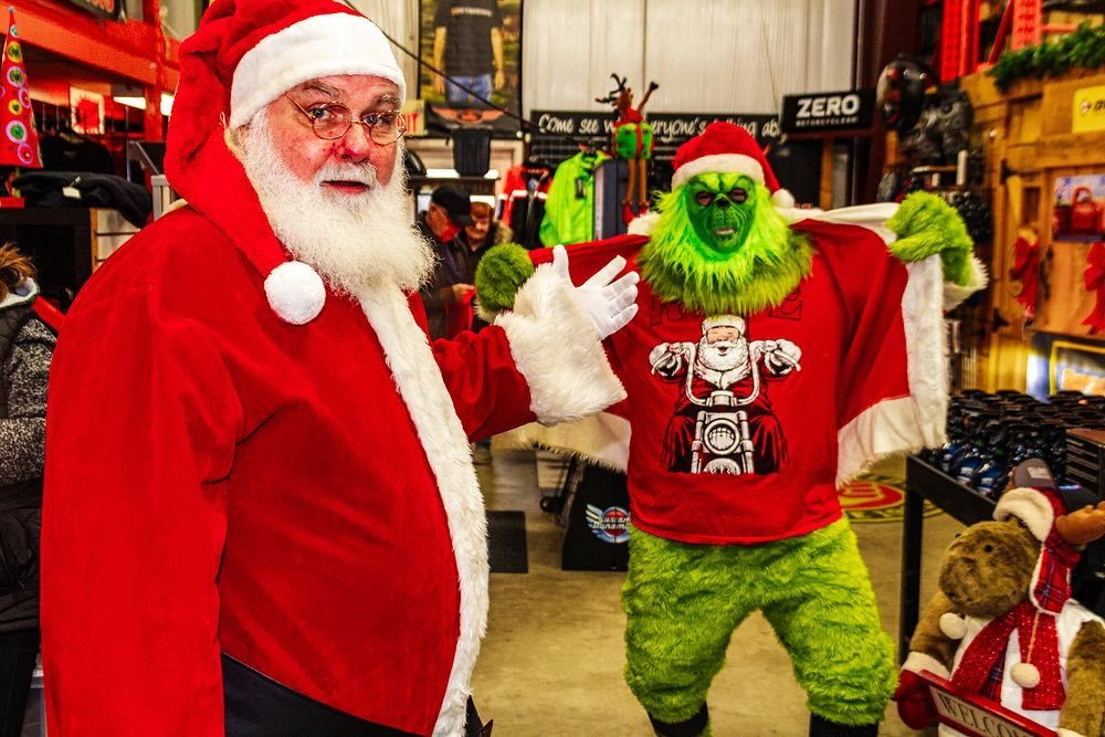 Santa and the Grinch visit @classychassisinc
