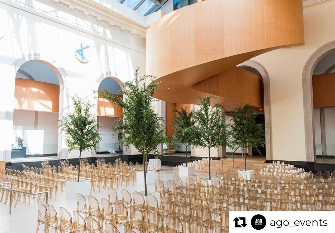 Contemporary cool.

***

Repost @ago_events

Such a beautiful &amp; romantic ceremony in light-filled Walker Court, designed by @lauraandcoevents &amp; @stemzflowers.
.
Walker Court @agotoronto provides natural, outdoor elements without the need for 