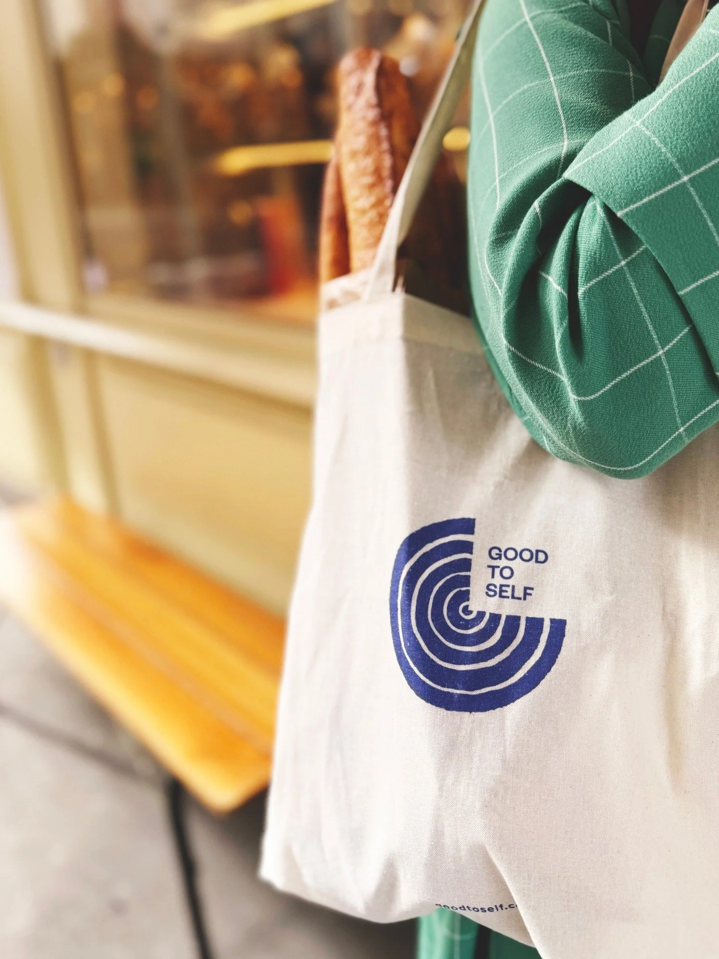 Good To Self &ndash; coffee in one hand, fresh bread in the other. Simple wins. 🥖☕

Find inspiration in our Daily Play Journal ✨
Dive into our Guide To Self: Knowing course 🏞️
Begin our Daily Growth video series 🌿

It's FREE to join!

Go Towards G
